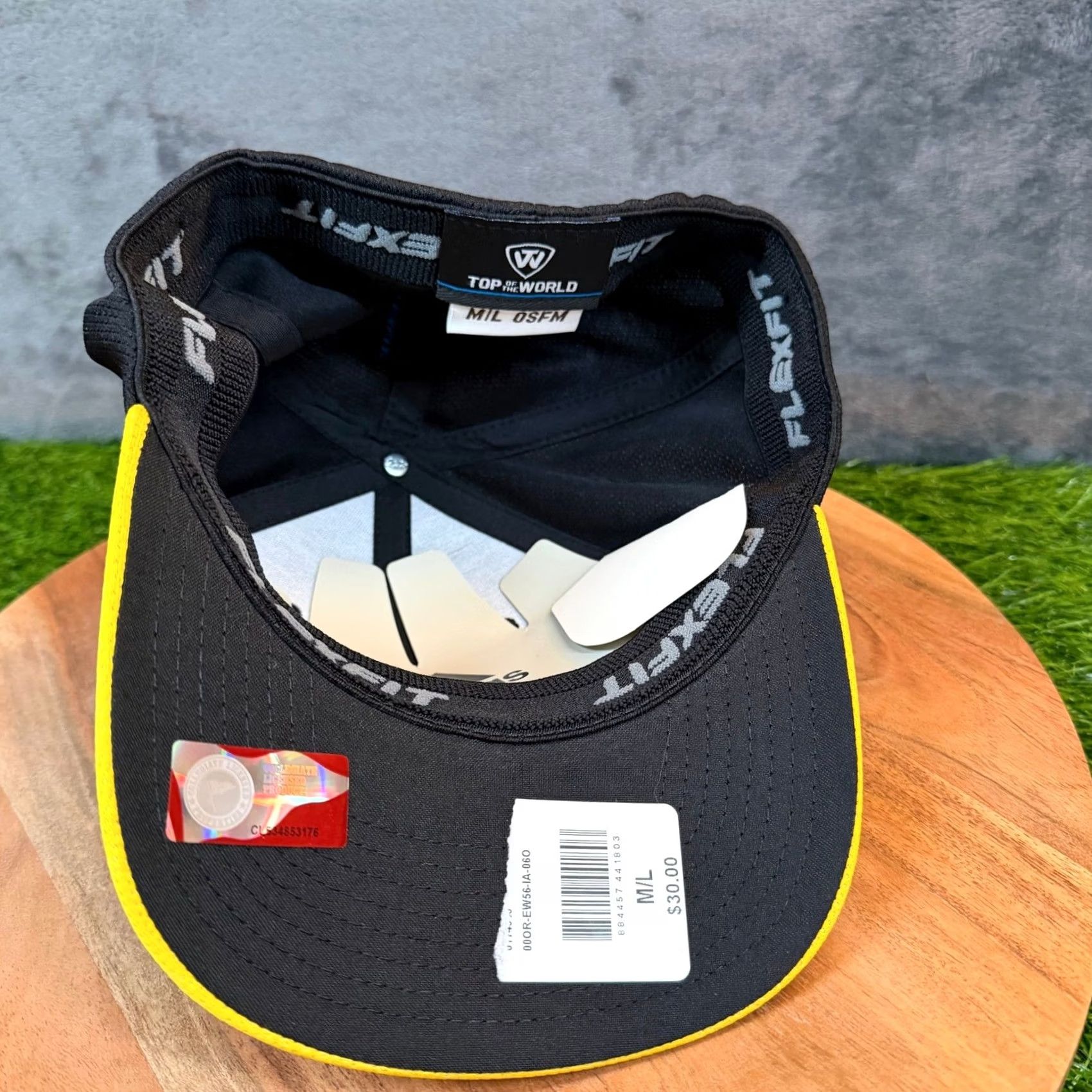 Top Of The World Top of the World Iowa Hawkeyes Flexfit Hat Black Yellow NCAA Cap Adult M/L New Size US M / EU 48-50 / 2 - 5 Thumbnail