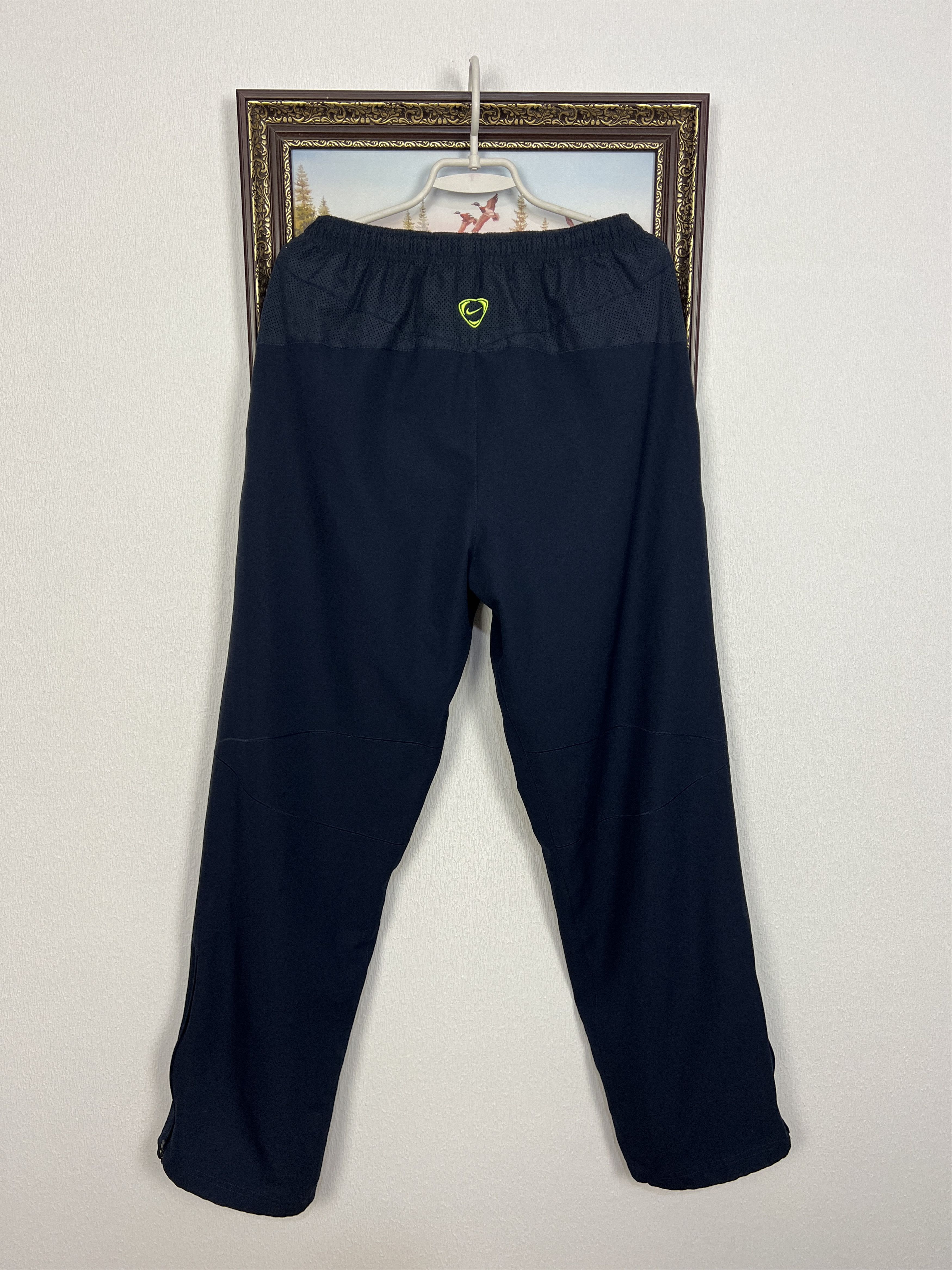 Nike Vintage Nike FC Barcelona Football Pants Soccer Sweatpants Size US 34 / EU 50 - 10 Thumbnail