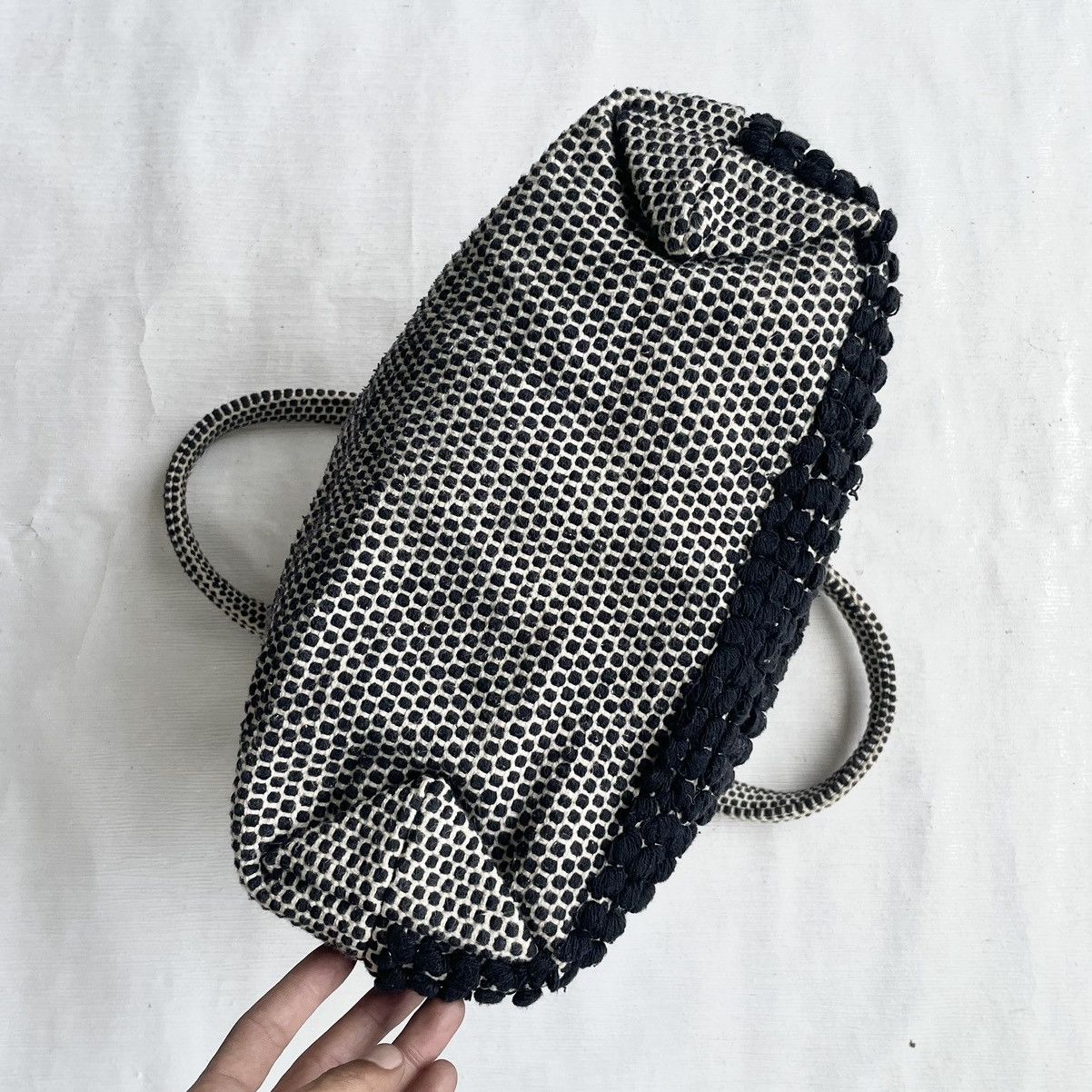 Abercrombie & Fitch × Hypebeast 🔥 RARE Oversized Abercrombie & Fitch Handcrafted Knit Tote Size ONE SIZE - 10 Thumbnail