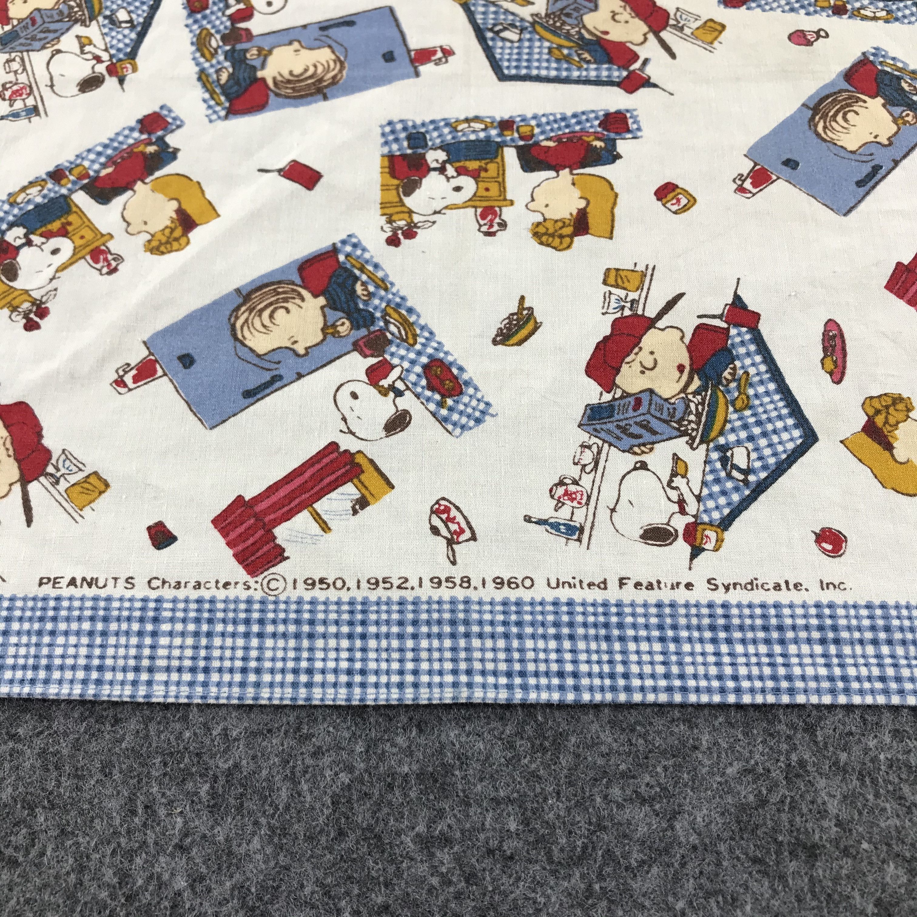 Peanuts Snoopy Peanuts Characters Handkerchief Neckerchief X05 Size ONE SIZE - 4 Thumbnail
