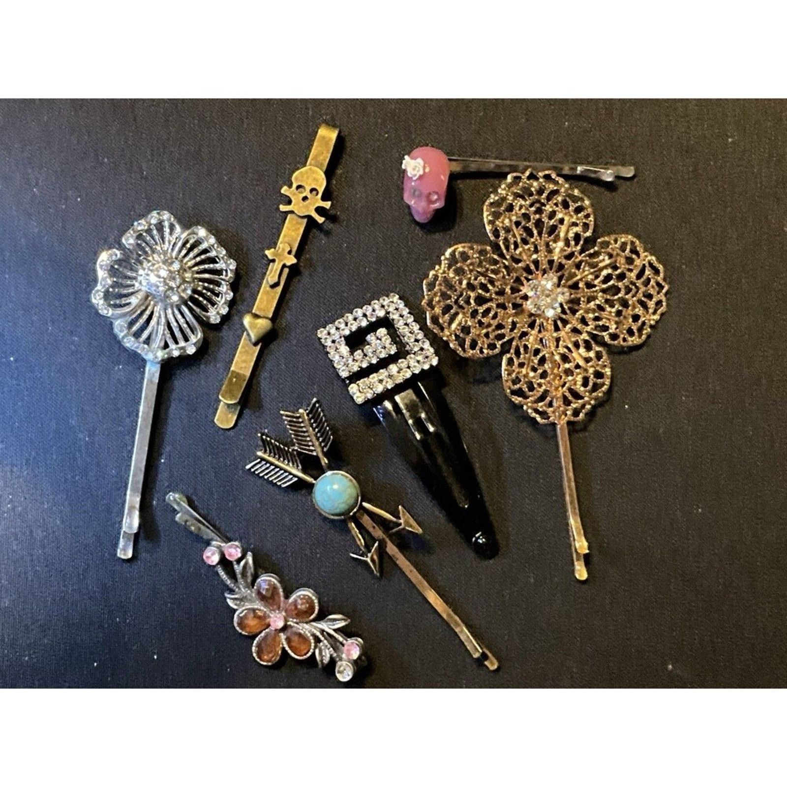 Other 7 Bobby Pins Different Types, Arrows, Skull, Flowers Size ONE SIZE - 2 Thumbnail