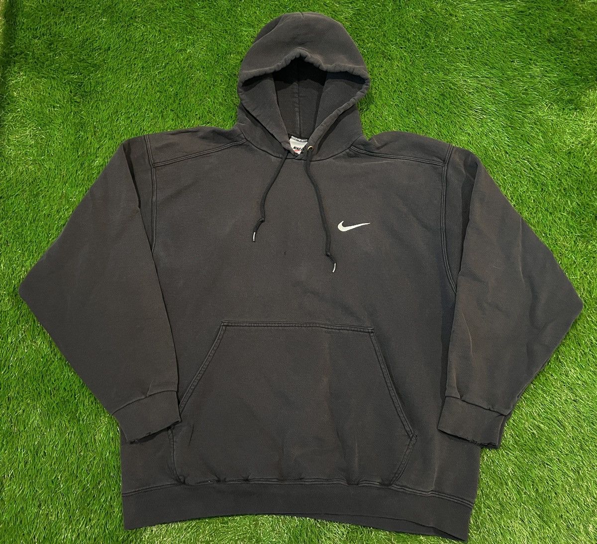 Nike Vintage Nike 90s Hoodie Black Oversized USA Rare Swoosh Size US L / EU 52-54 / 3 - 1 Thumbnail