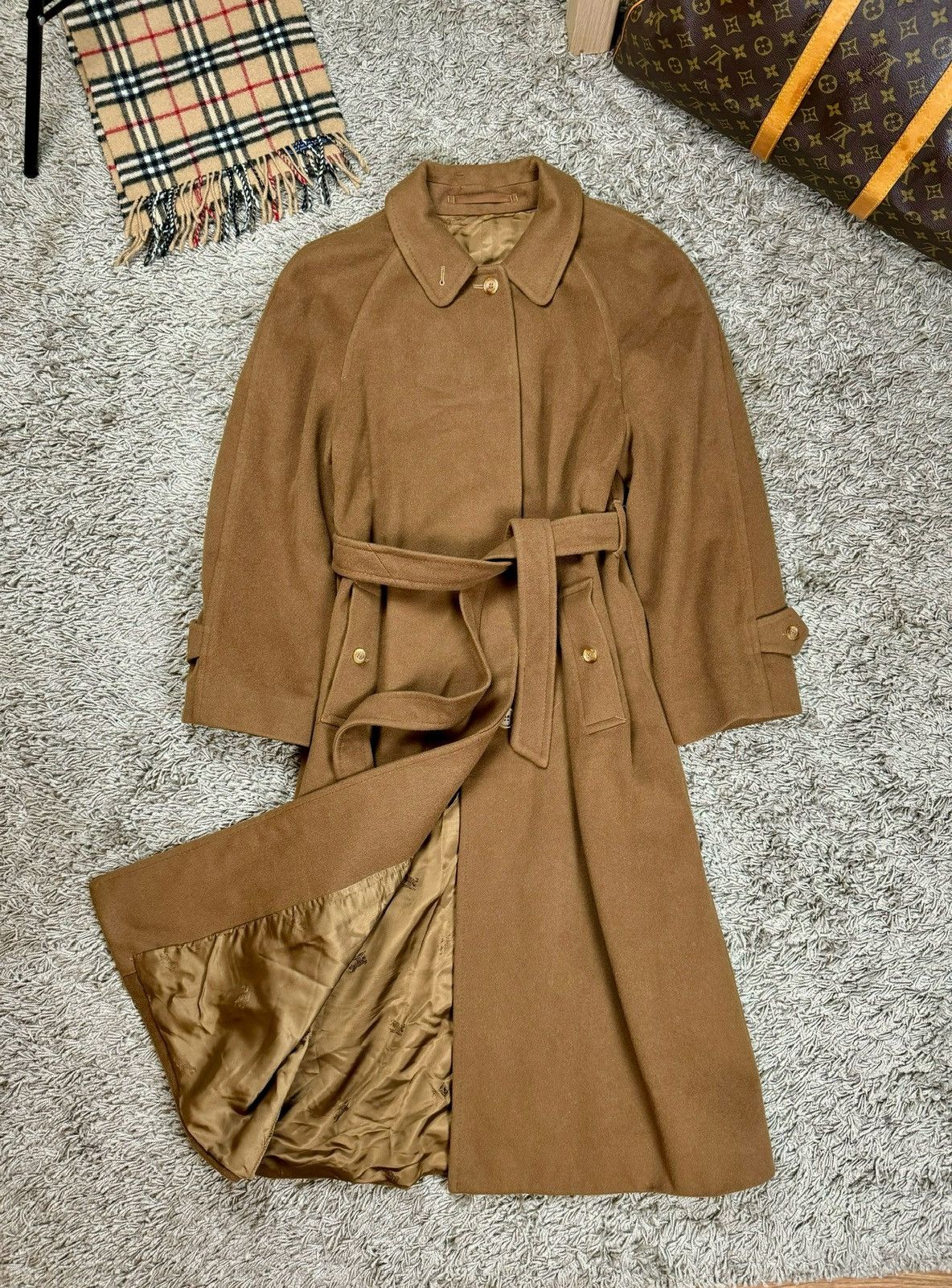 Autumn Cashmere × Burberry Vintage cashmere coat Burberrys 90s original luxury item Size M / US 6-8 / IT 42-44 - 1 Thumbnail