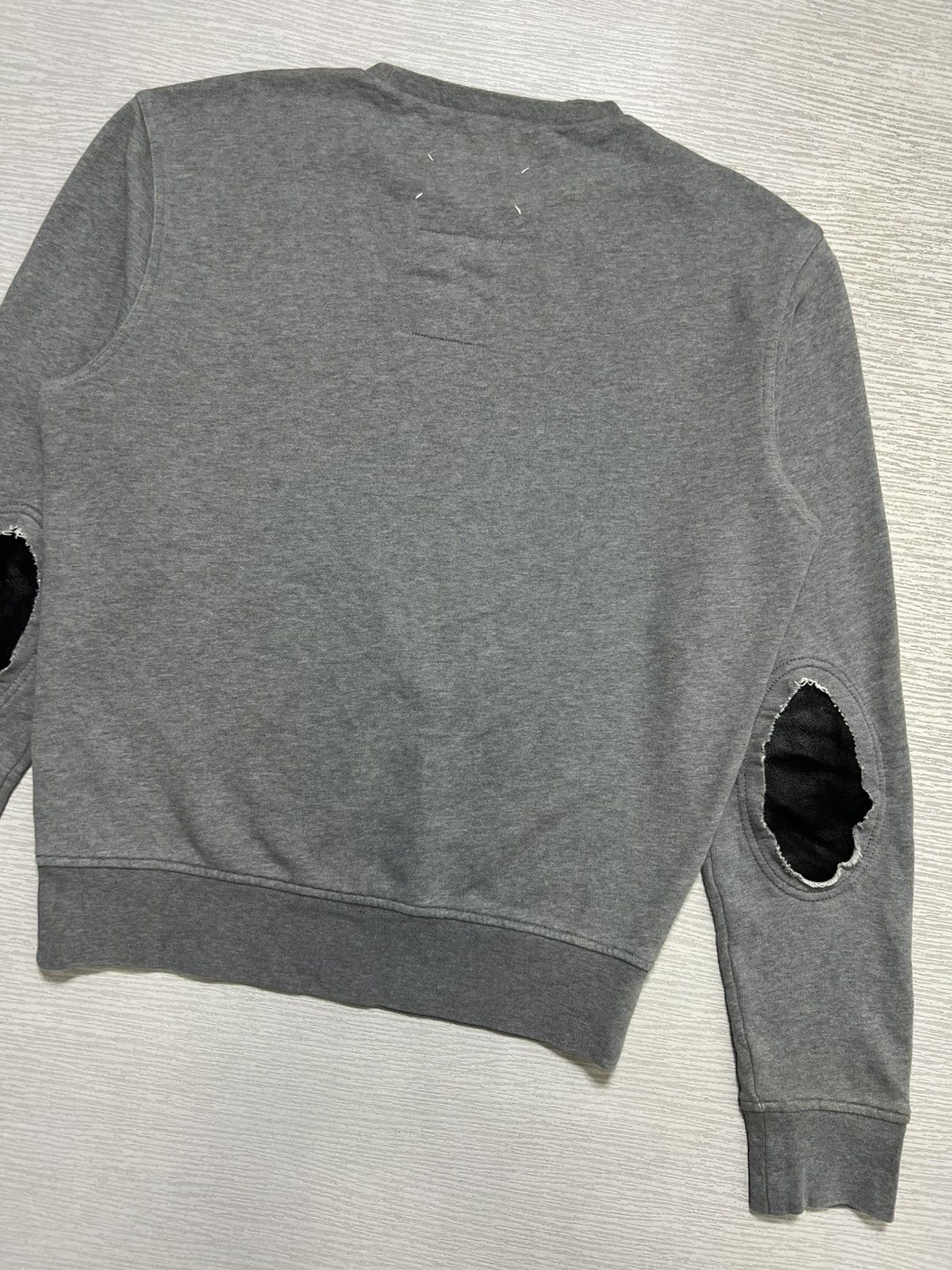 Maison Margiela Maison Margiela - A/W 18’ - Elbow Patch Sweatshirt Size US S / EU 44-46 / 1 - 7 Thumbnail