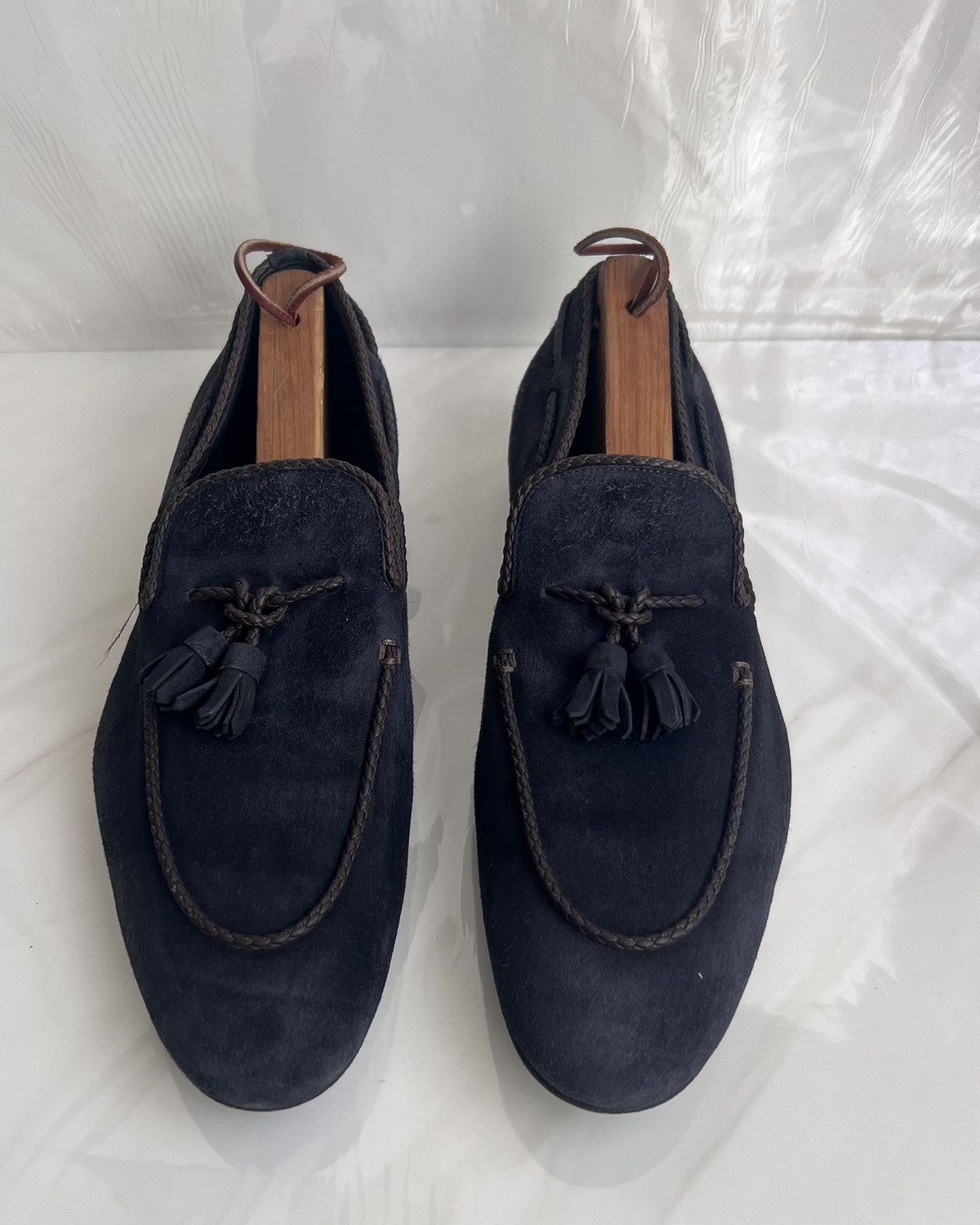 Louis Vuitton Louis Vuitton Men’s Tassel Blue Suede loafers Size US 7 / EU 40 - 14 Thumbnail