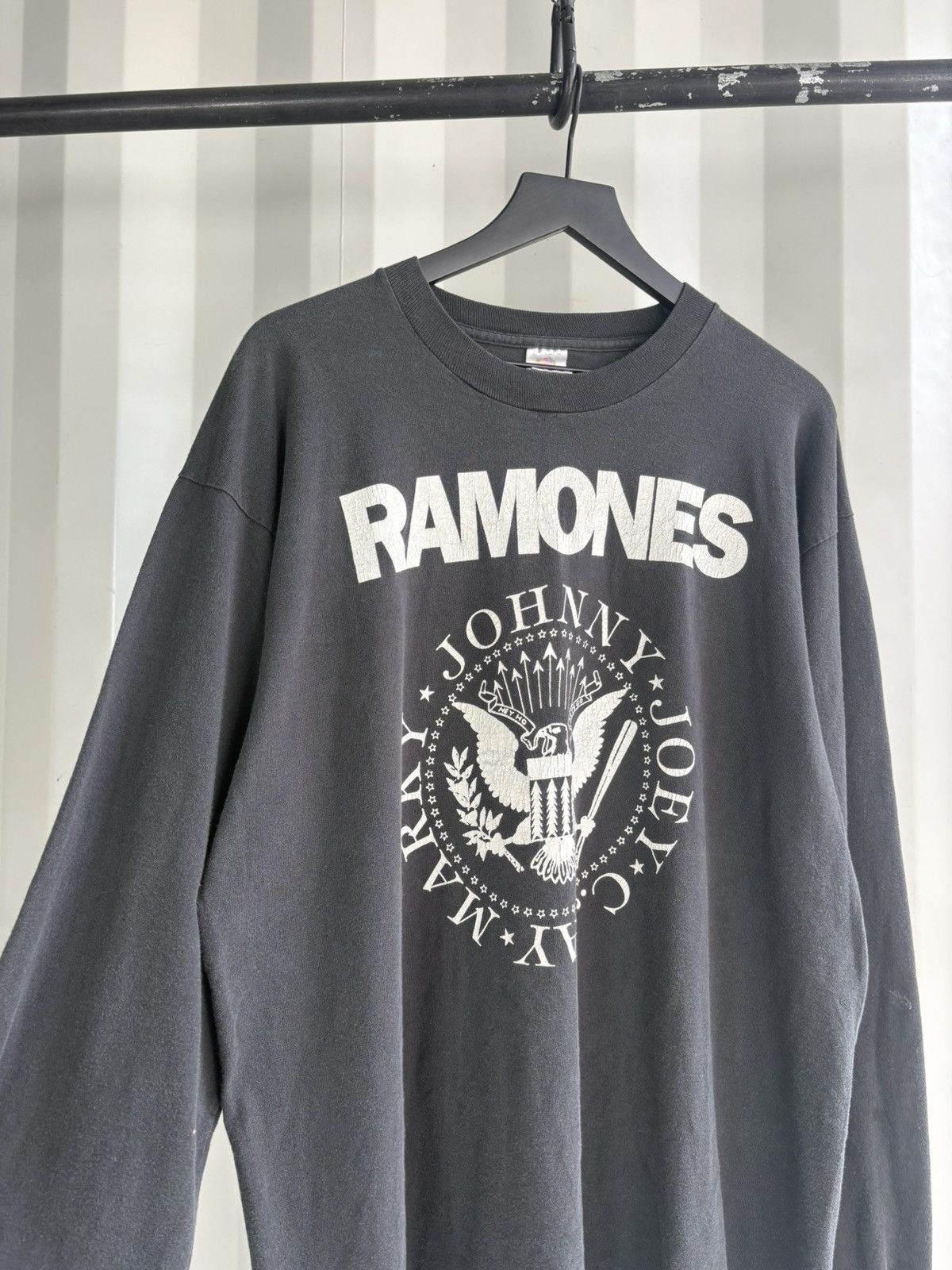 Band Tees Thrashed Ramones Distressed Sun Faded Shirt GRUNGE Band Size US XL / EU 56 / 4 - 1 Thumbnail