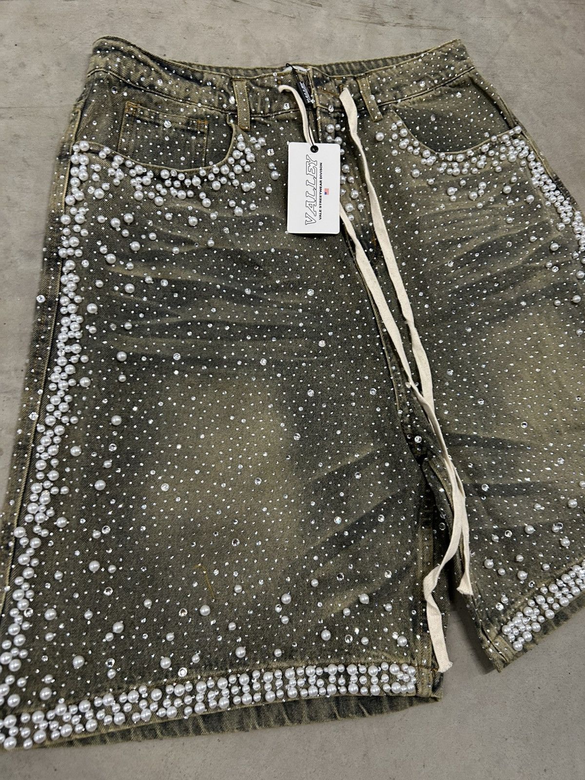 Vale Vale Valley Dreams Mid Wash Rainstorm Jean Shorts Jorts 34 Size US 34 / EU 50 - 2 Thumbnail