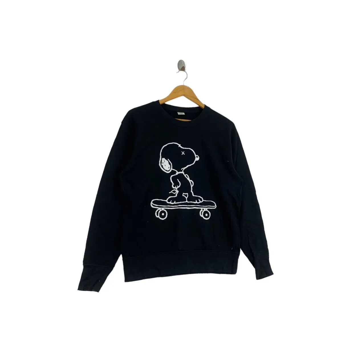 Kaws × Peanuts × Uniqlo UT x KAWS x PEANUTS Snoopy Character With Skateboard Print Size US M / EU 48-50 / 2 - 2 Thumbnail