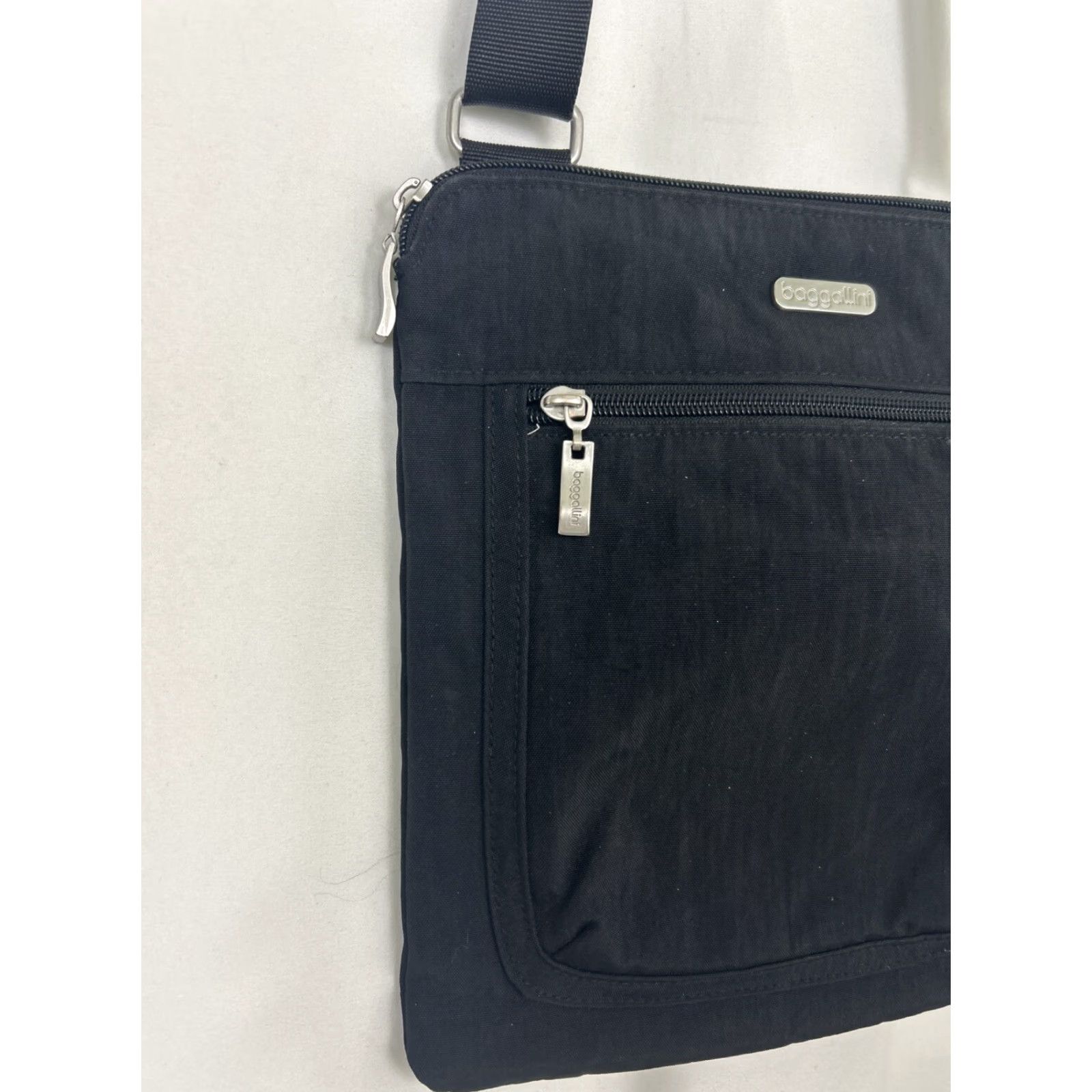Vintage Baggallini Crossbody Bag Medium Black Nylon Polyester Adjustable Strap Womens Size ONE SIZE - 3 Thumbnail
