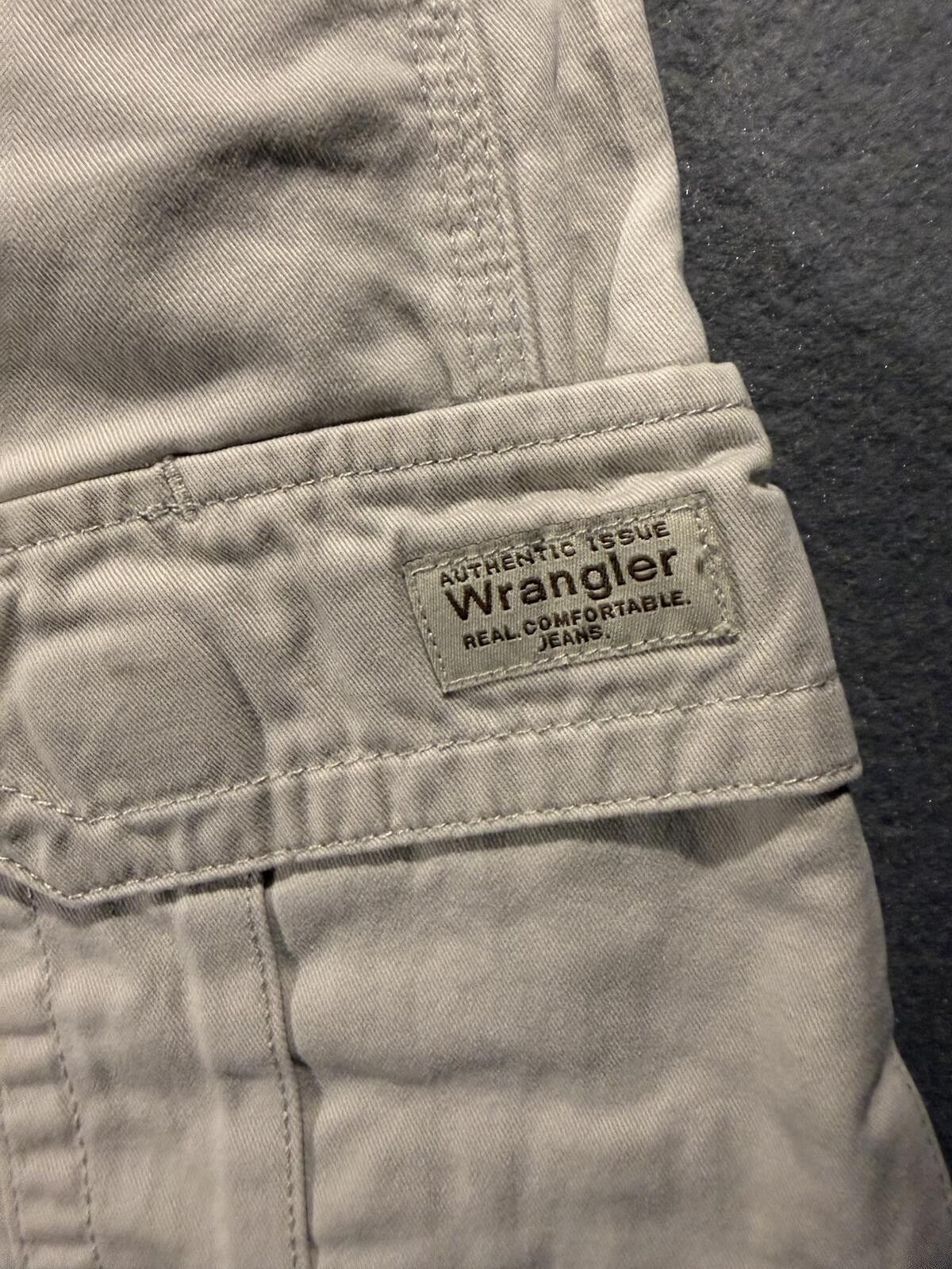 Wrangler Wrangler Authentic Issue Beige Cargo Shorts Size US 32 / EU 48 - 2 Thumbnail
