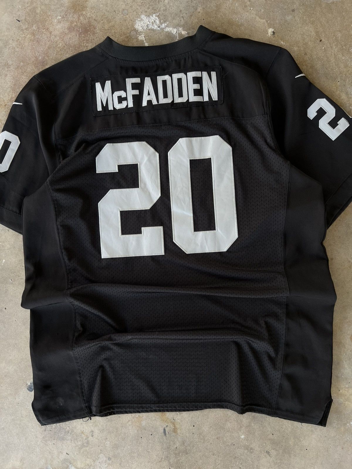 Vintage Vintage Nike NFL McFadden Raiders Stitched 🧵 Football Jersey Size US XXL / EU 58 / 5 - 2 Thumbnail