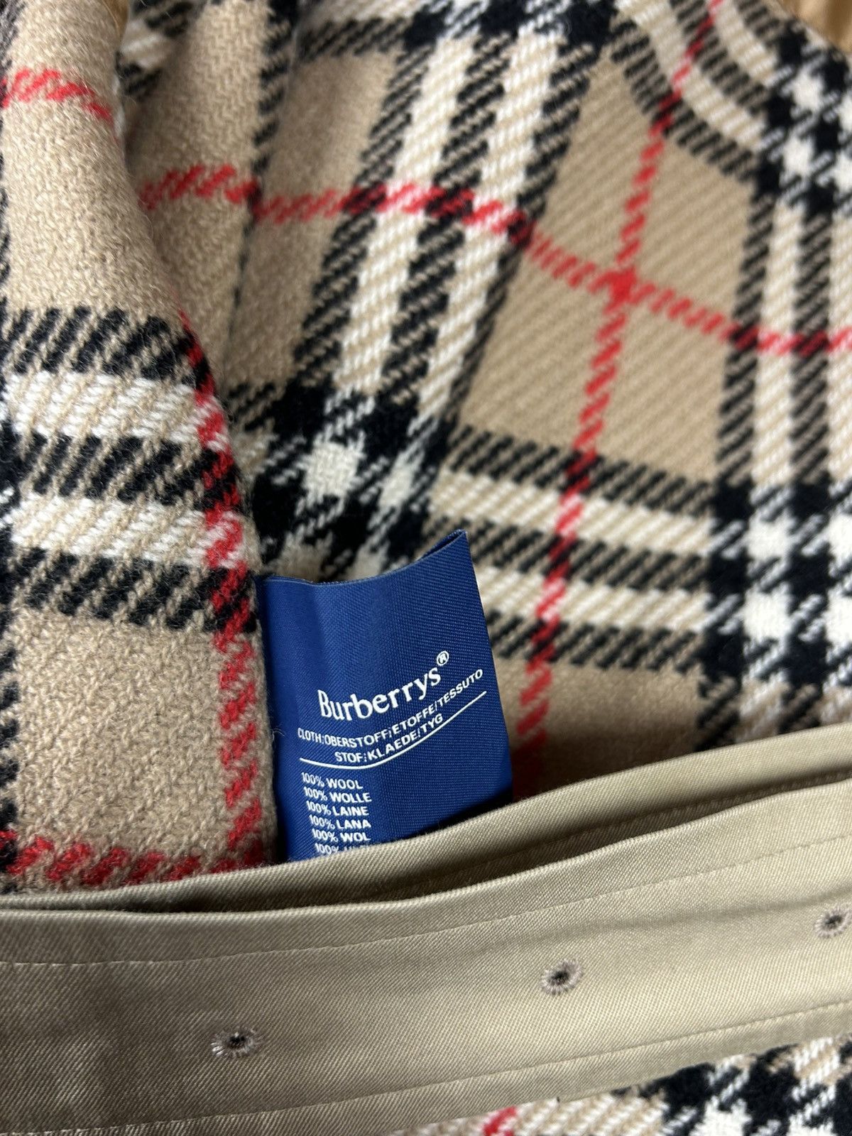 Burberry Burberrys trench coat beige wool lining vintage nova check Size US M / EU 48-50 / 2 - 3 Thumbnail