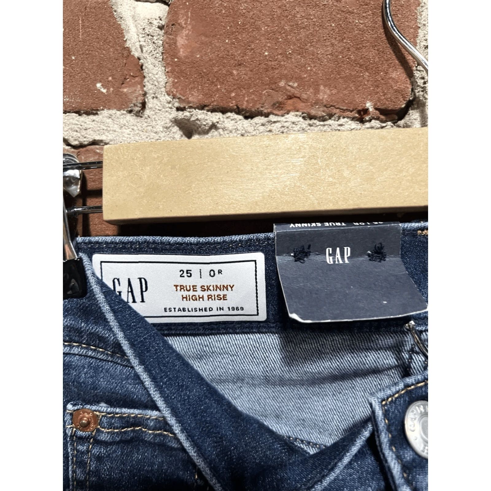 Gap Gap Jeans Skinny Elit High Rise 26" Inseam 0 Regular Womens Blue Denim Stretch Button Zip 27 in Waist Medium Wash Slim Pattern Solid Vintage: No Size 27" / US 4 / IT 40 - 3 Thumbnail