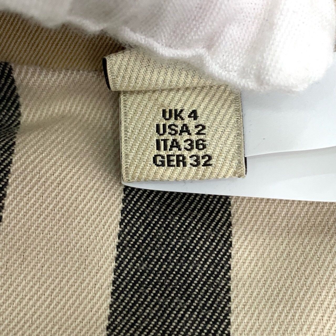 Burberry Burberry Khaki Cotton Trench Coat w/ Calfskin Trim (Size XS) Size XS / US 0-2 / IT 36-38 - 4 Thumbnail