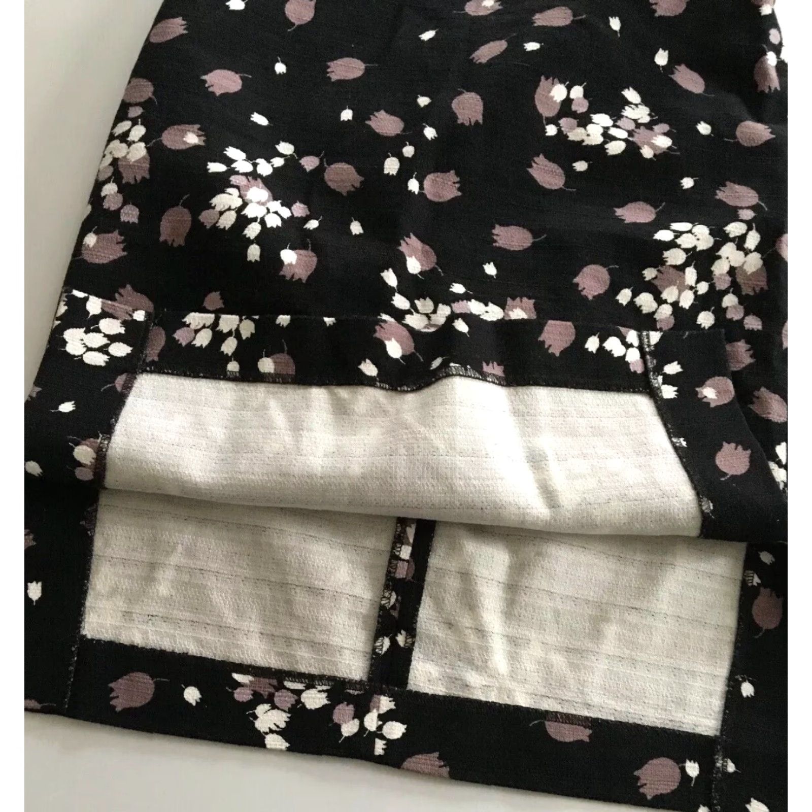Ann Taylor Ann Taylor LOFT Outlet Floral Skirt Sz 2 Black White Gray Multicolor Side Slit Womens Size 26" / US 2 / IT 38 - 3 Thumbnail