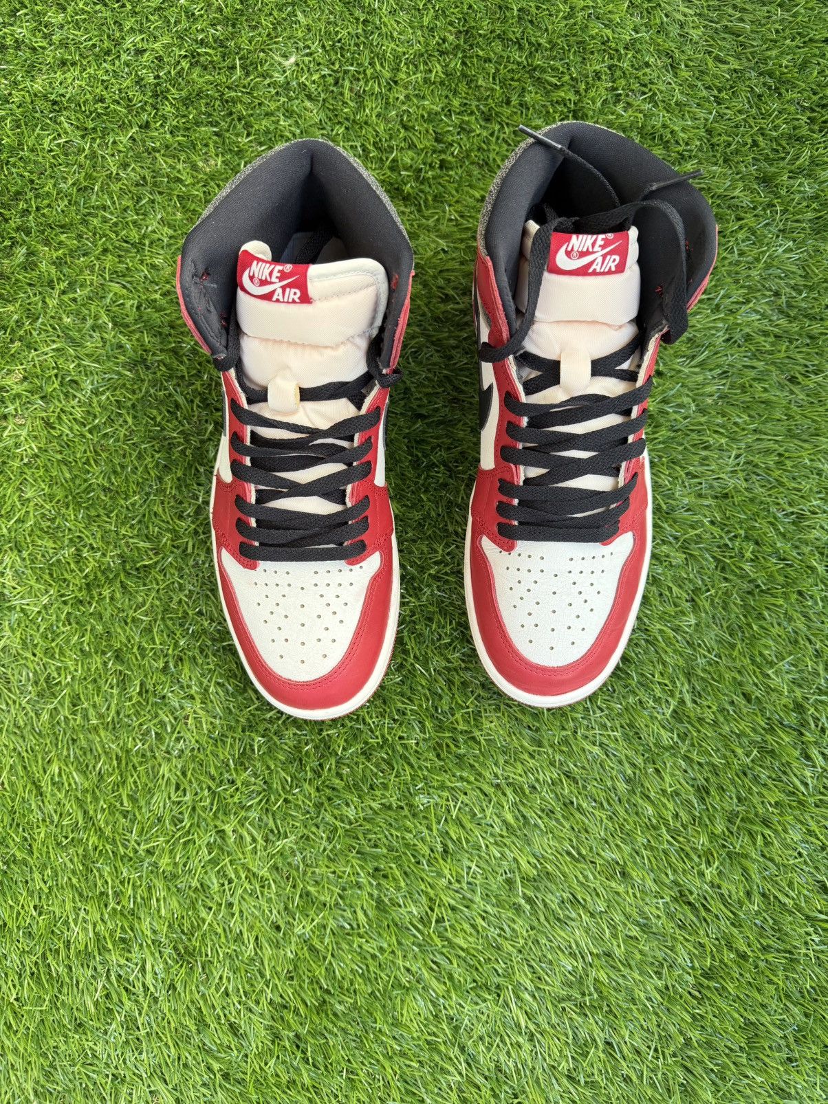 Jordan 1 High OG Chicago Lost and Found size 9