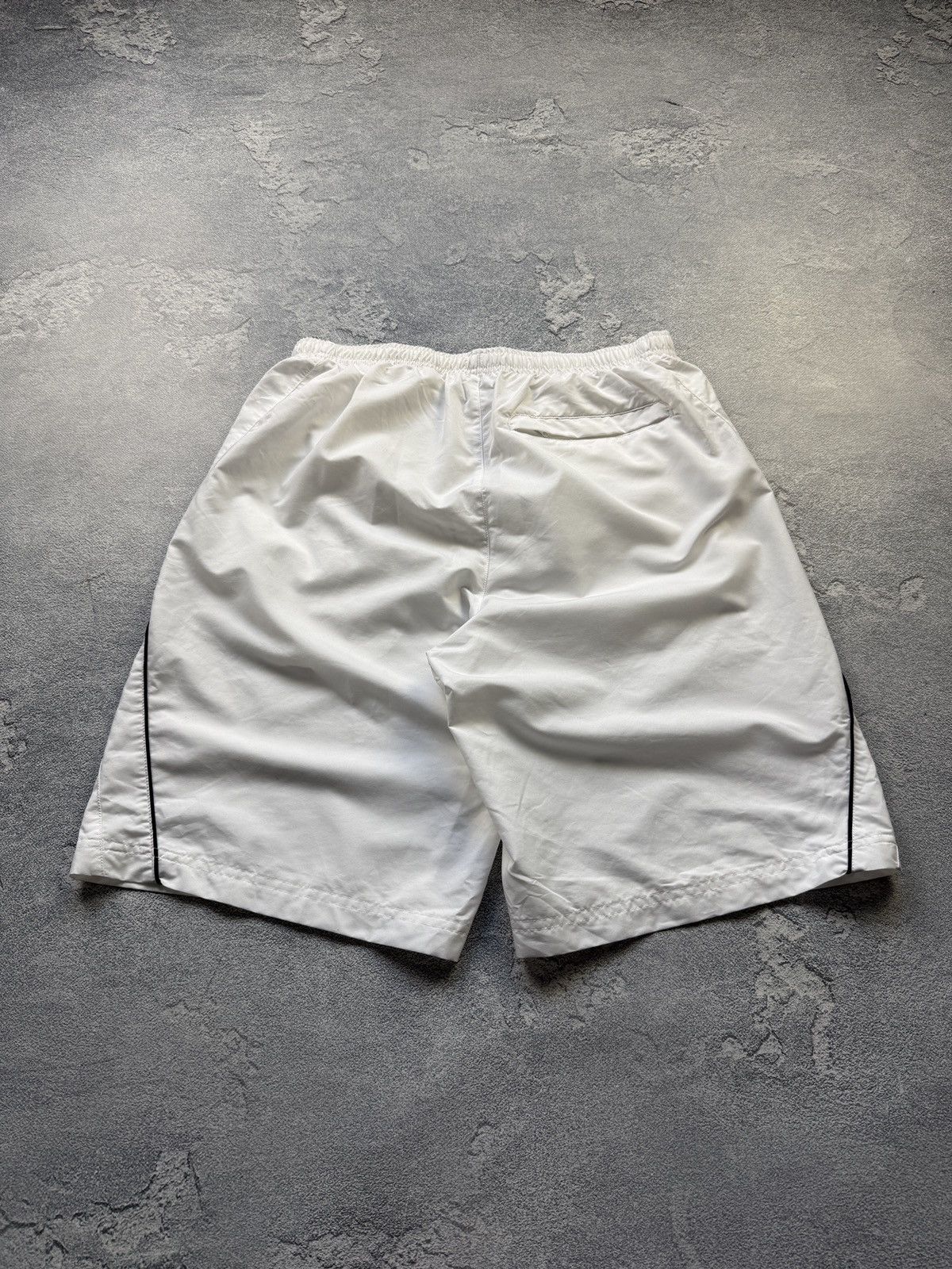 Nike Vintage Nike Shorts Logo swoosh casual Y2K Streetwear Size US 35 - 5 Thumbnail
