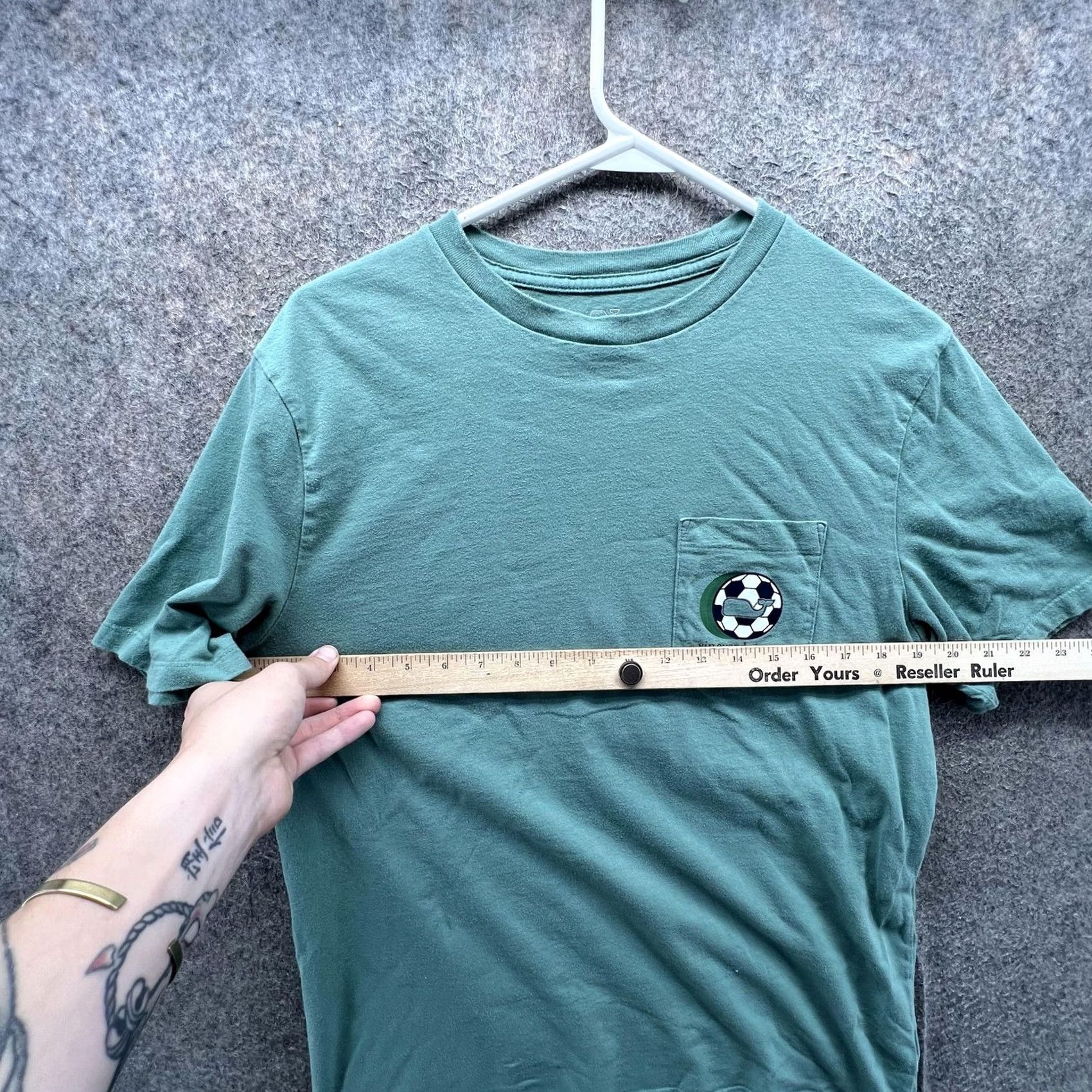 Vineyard Vines Vineyard Vines Shirt Mens Medium Green Soccer Whale Pocket Graphic Tee Tagless Size US M / EU 48-50 / 2 - 7 Thumbnail