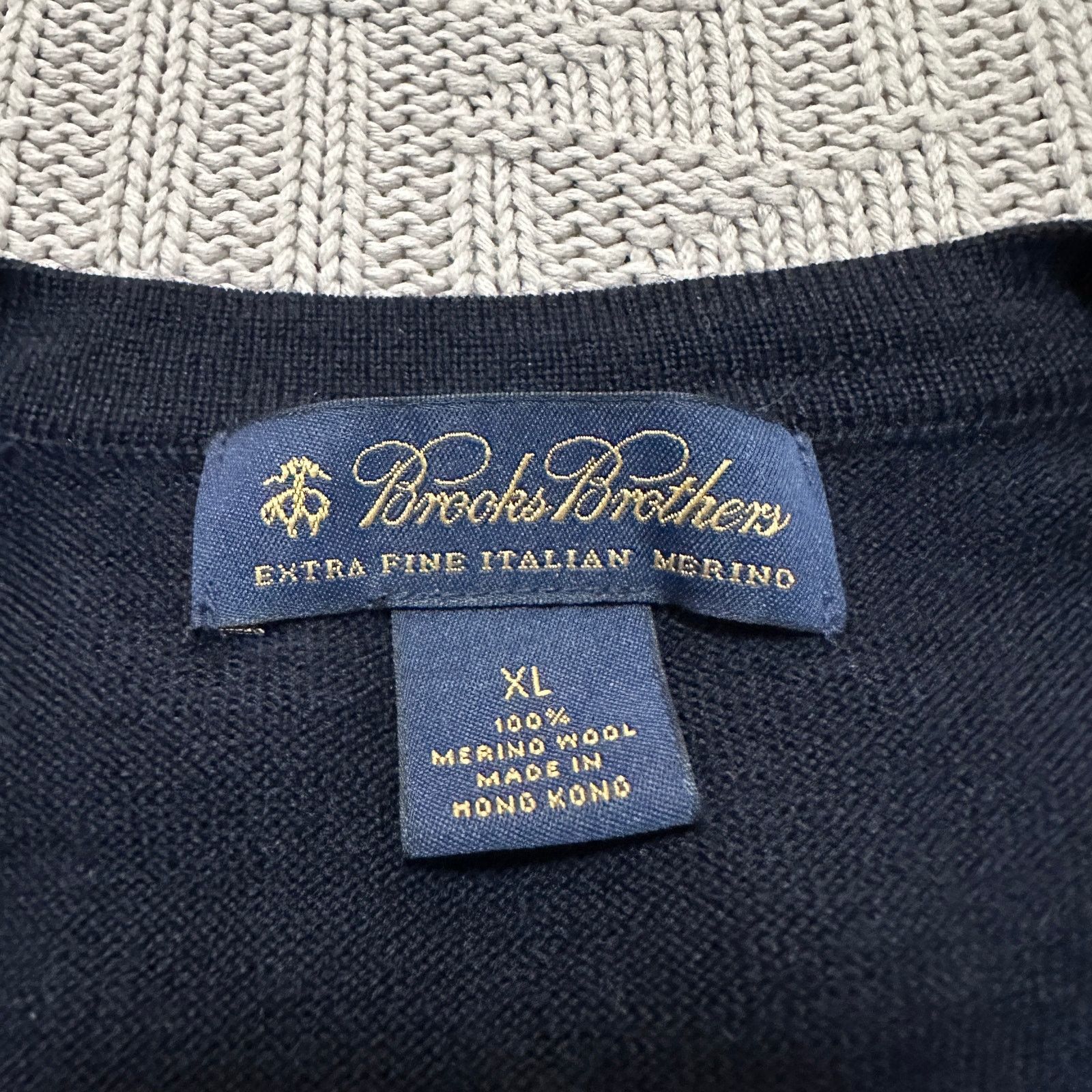 Brooks Brothers Brooks Brothers gray herringbone vneck merino wool sweater Size US XL / EU 56 / 4 - 4 Thumbnail