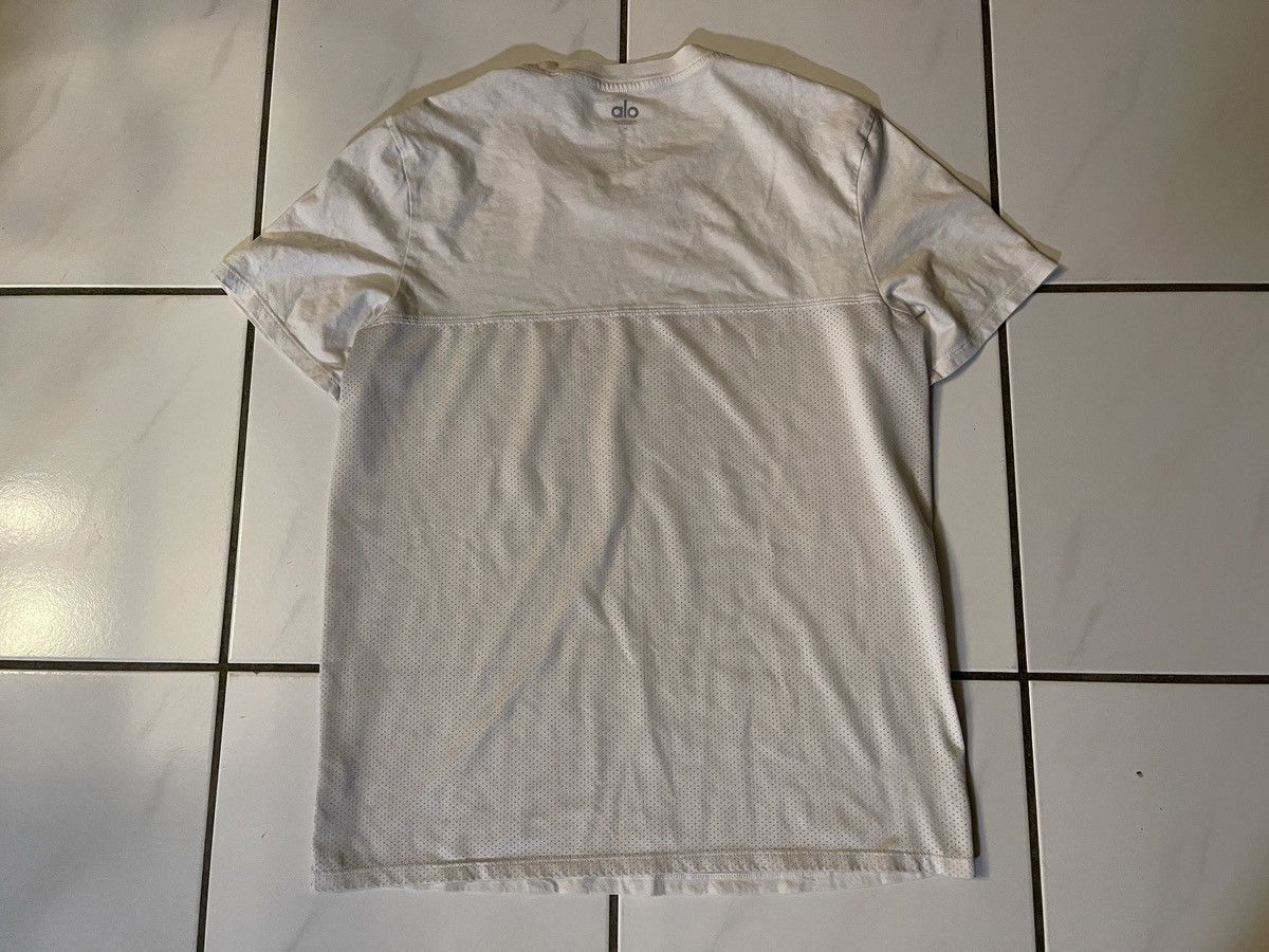 Alo Alo Yoga Men’s Medium Tee Shirt White Short Sleeve Size US M / EU 48-50 / 2 - 5 Thumbnail