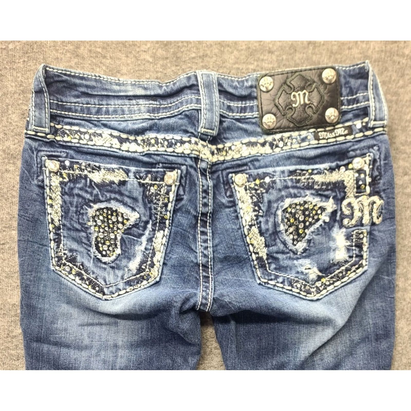 Miss Me Miss Me Capris 26x20 Signature Fit Low Rise Cropped Distressed Stretch Denim Jeans Women Size ONE SIZE - 2 Thumbnail