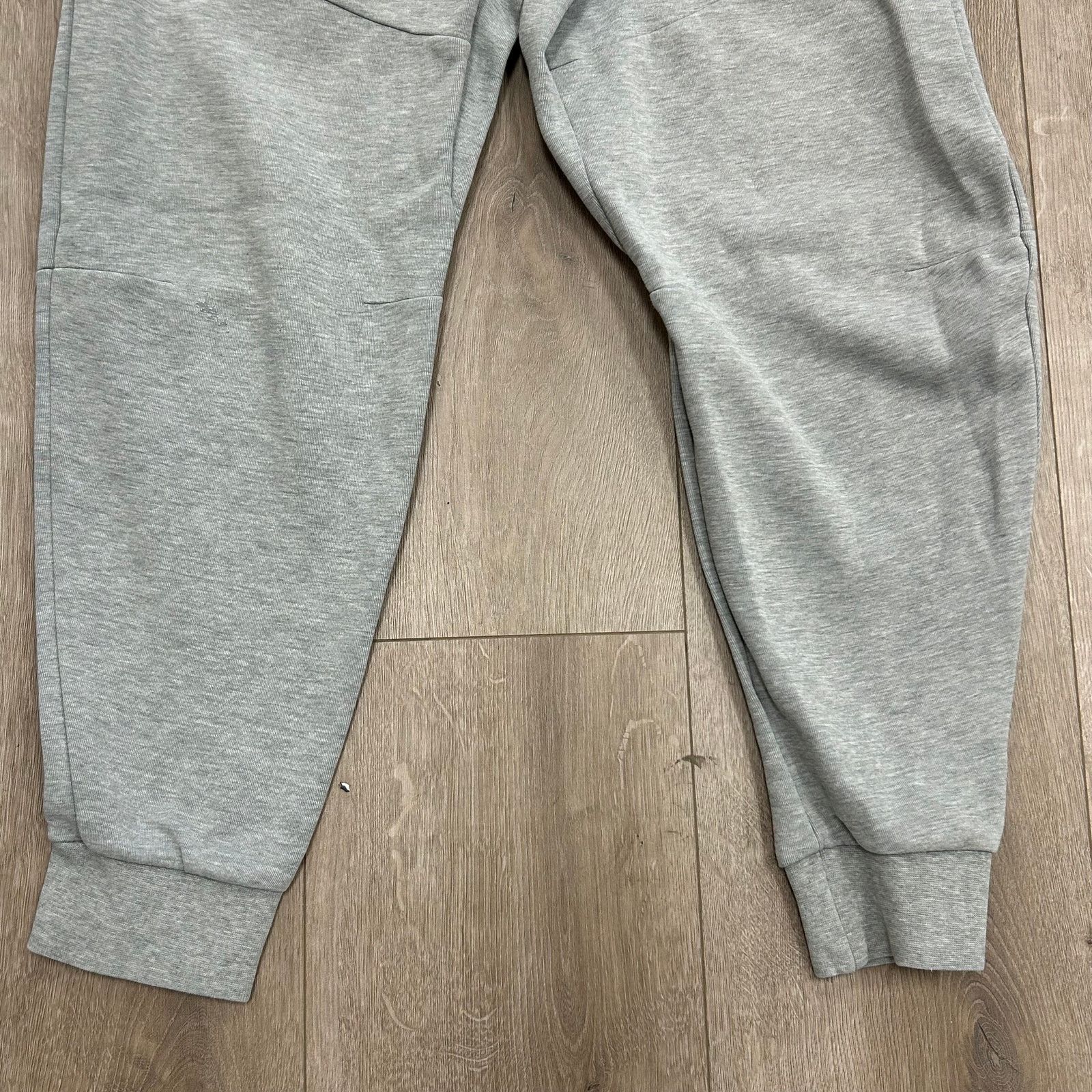 Nike Nike Tech Fleece Jogger Pants Sweatpants size Medium M Gray Size US 32 / EU 48 - 3 Thumbnail