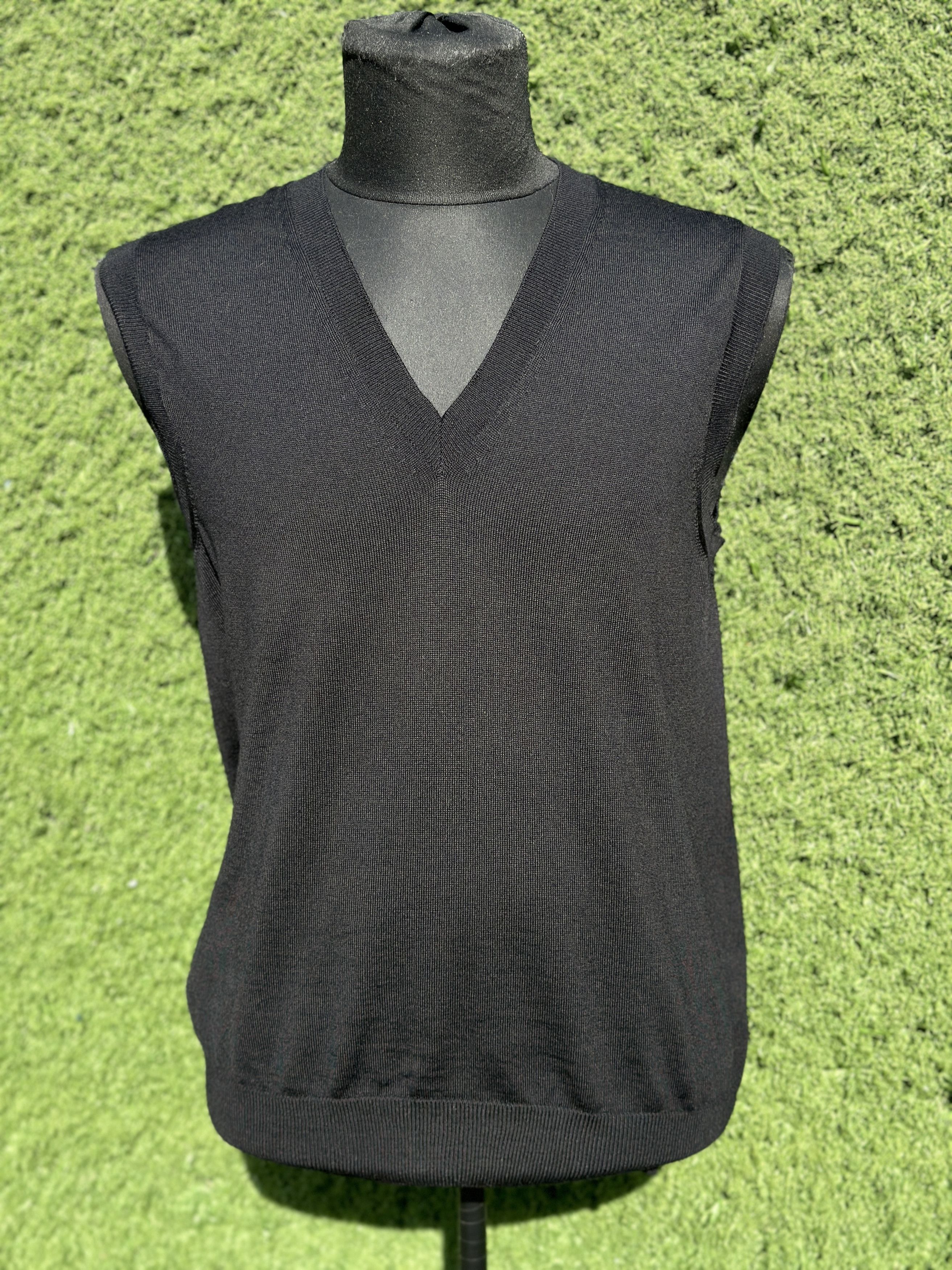 Prada Prada Virgin Wool Fine Knit V Neck Sweater Vest Size 50 IT Size US M / EU 48-50 / 2 - 2 Thumbnail