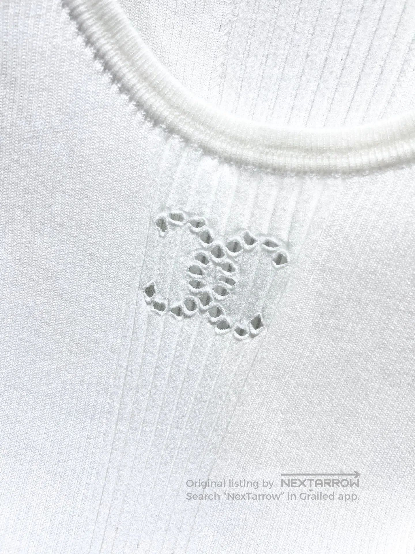 Chanel Chanel 25C White Knit Sleeveless Top. Size US L / EU 52-54 / 3 - 4 Thumbnail