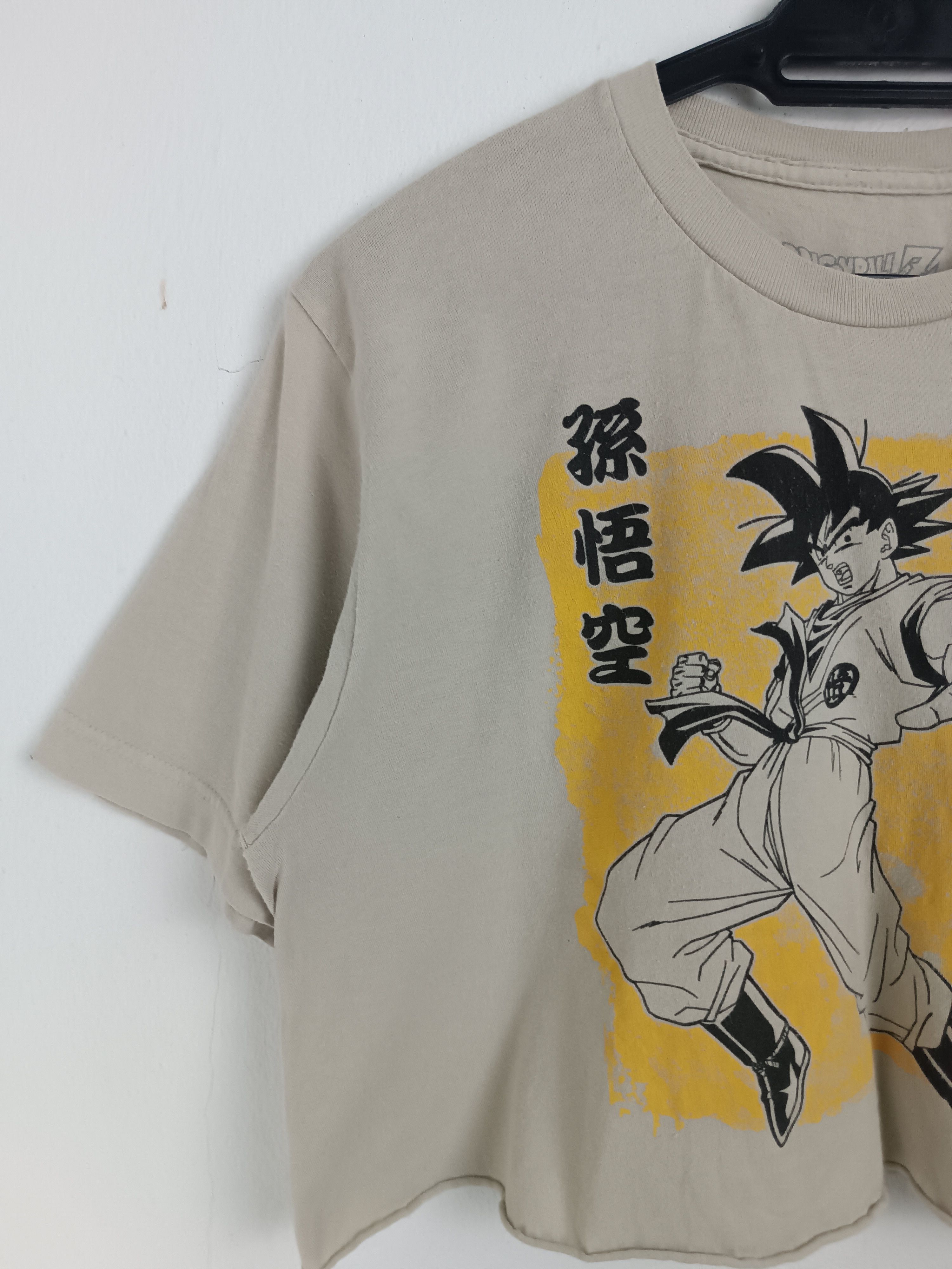 Anime VINTAGE DRAGON BALL GOKU CROP TOP ANIME NARUTO ONE PIECE Size US S / EU 44-46 / 1 - 5 Thumbnail