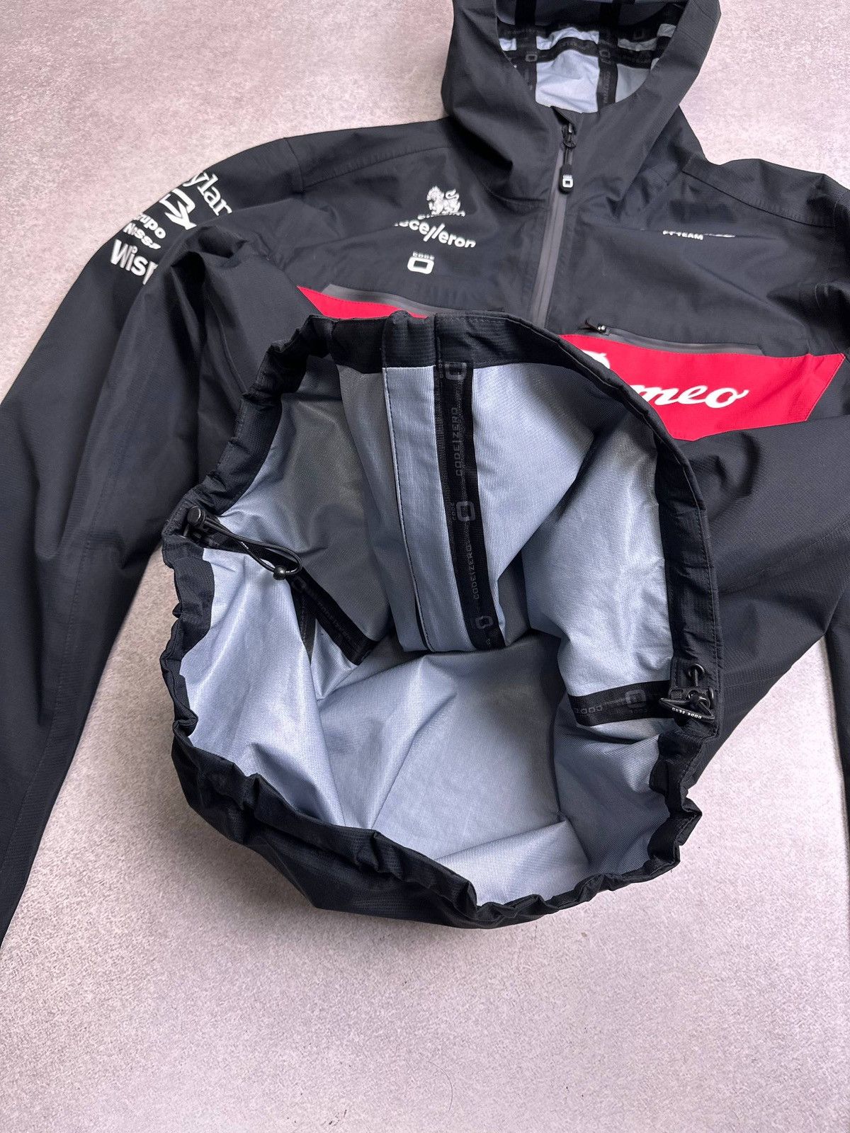 Formula 1 Alpha Romeo F-1 Team Racing Shell Waterproof Jacket Mens L Size US L / EU 52-54 / 3 - 5 Thumbnail