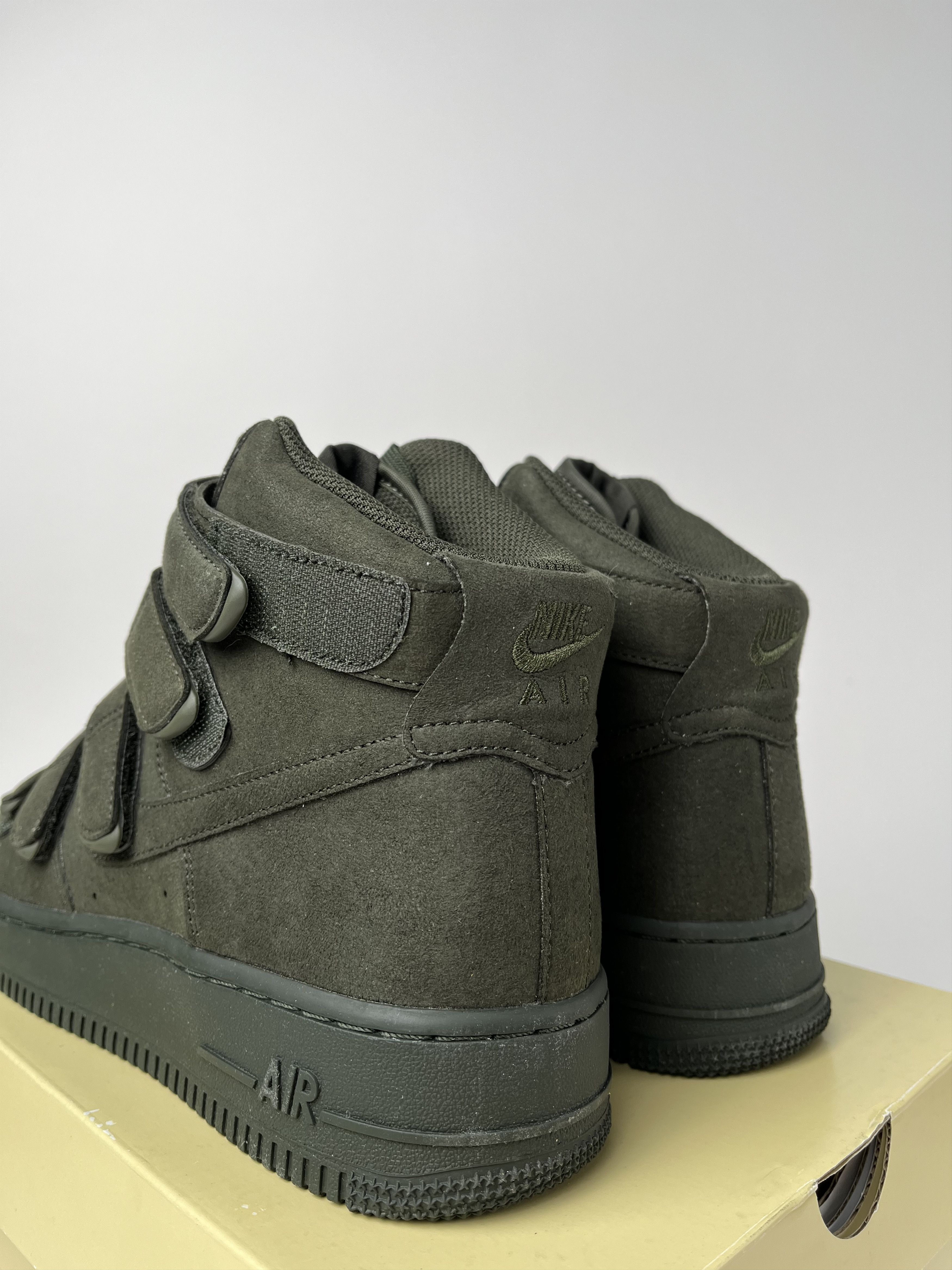 Billie Eilish × Nike High-top sneakers Nike x Billie Eilish Air Force 1 High '07 Size US 10.5 / EU 43-44 - 3 Thumbnail