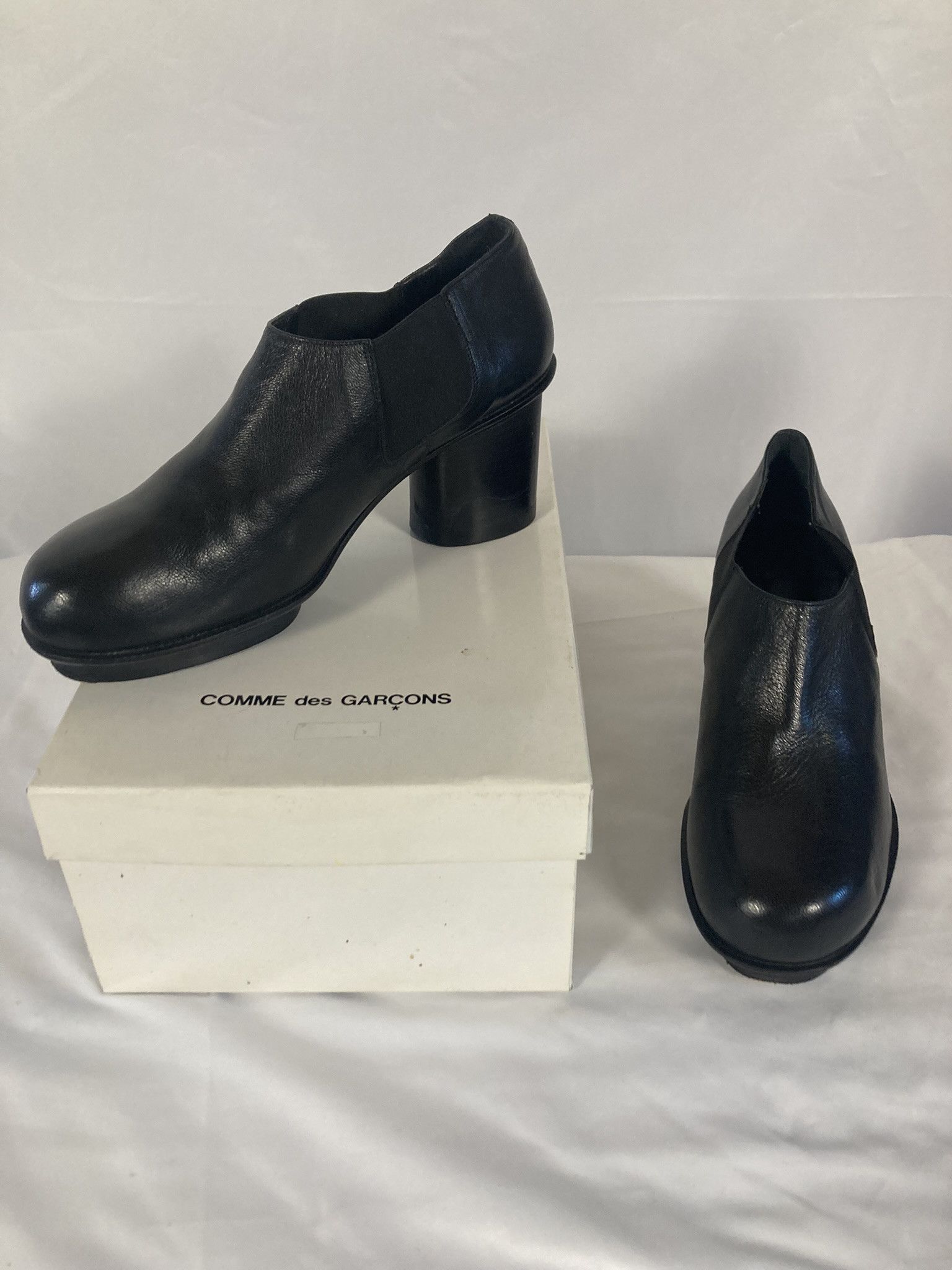 Comme des Garcons VINTAGE Comme des Garçons Black Leather Cylinder Heel Ankle Size US 11 / IT 41 - 1 Thumbnail