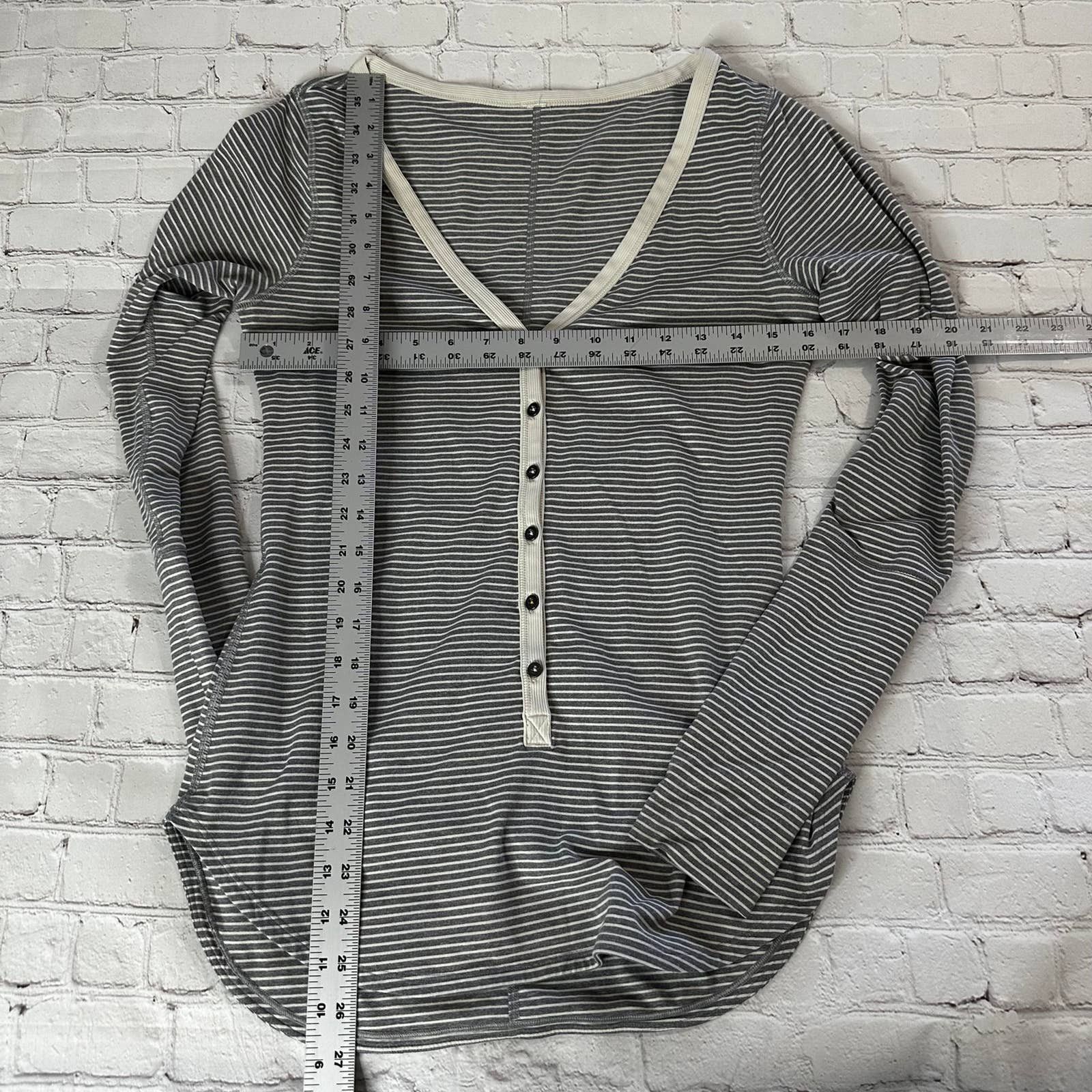 Lululemon Lululemon Awesoma Henley Long Sleeve Shirt Size S / US 4 / IT 40 - 5 Thumbnail