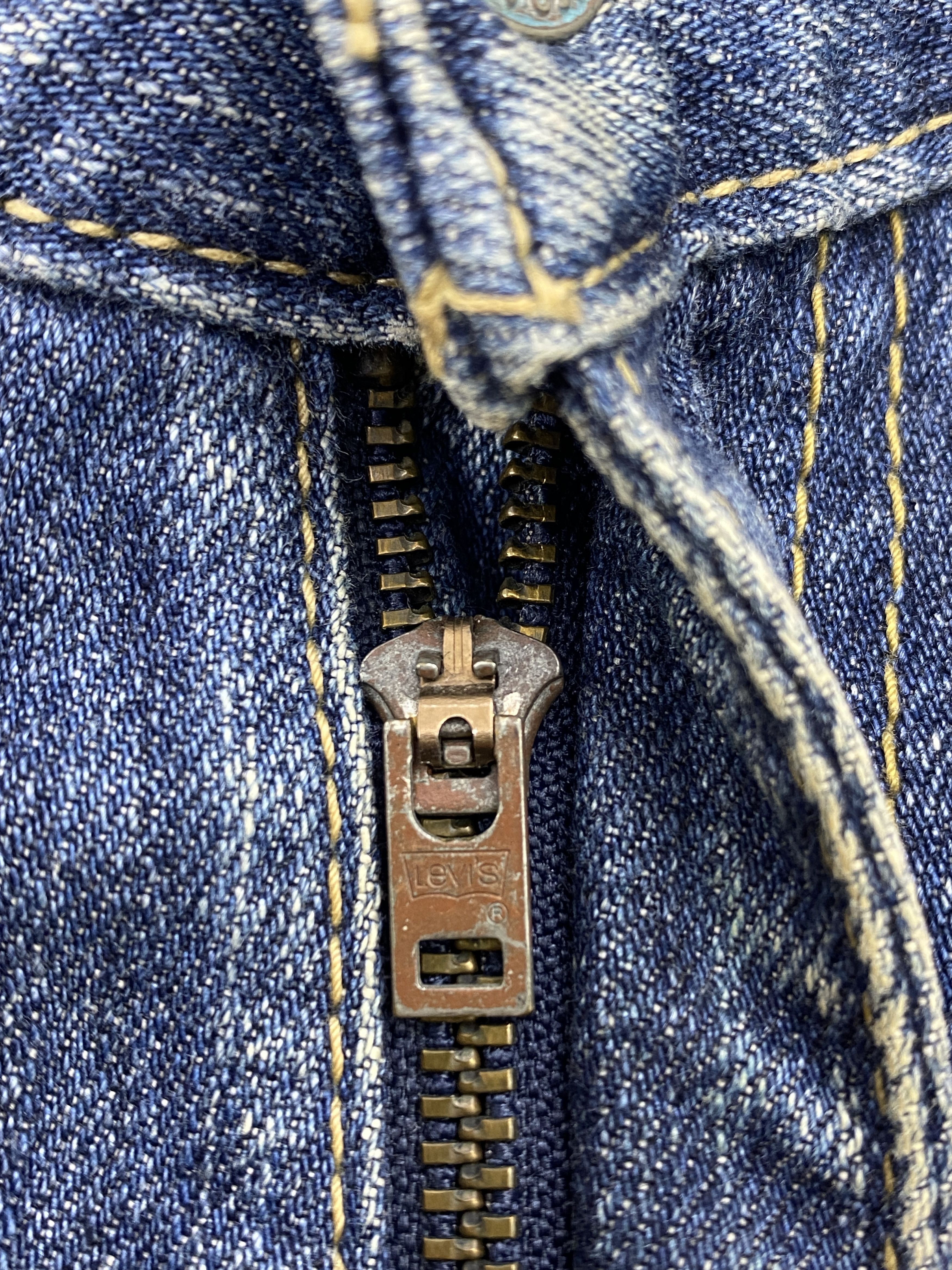 Levi's × Vintage Distressed Vintage Levi's 517 Flare Bootcut Jeans Size US 29 - 14 Thumbnail