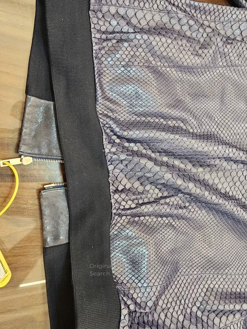Valentino Valentino Python skin coat Size US L / EU 52-54 / 3 - 9 Thumbnail