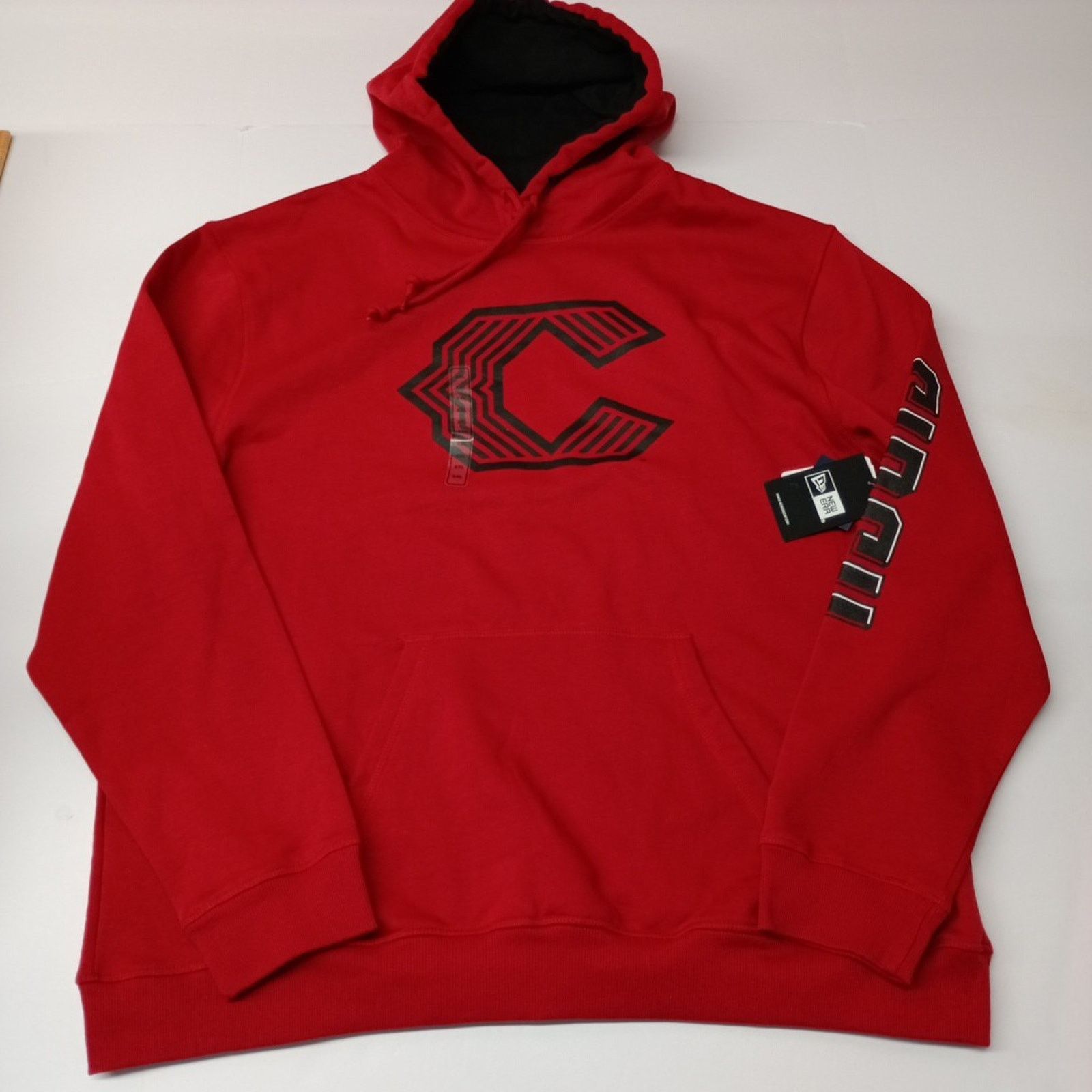New Era MLB Men’s Cincinnati Reds Cincy Hoodie Size 2XL Red New Era Size US XXL / EU 58 / 5 - 1 Thumbnail