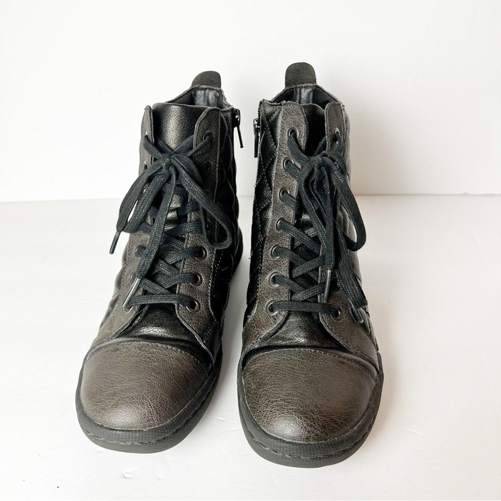 Boc Boc Leather Grey Leather Quilted Side Zip Booties Women 6M Size US 6 / IT 36 - 2 Thumbnail