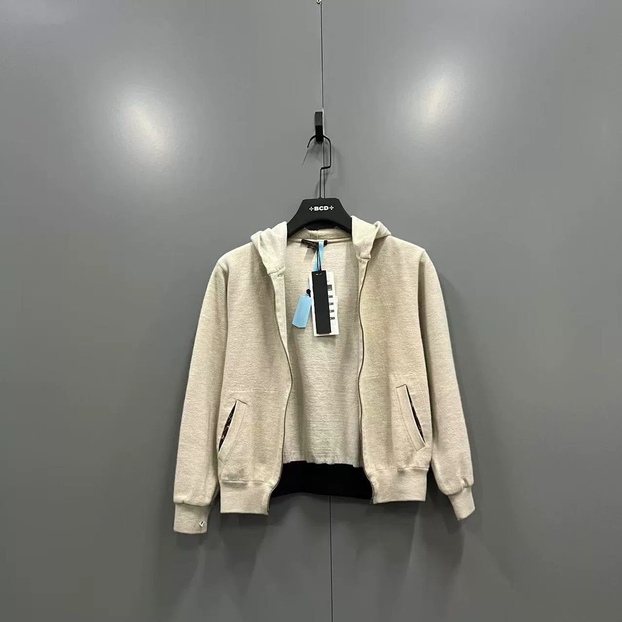 Louis Vuitton louis vuitton zip-up hoodie in off-white Size US M / EU 48-50 / 2 - 1 Thumbnail