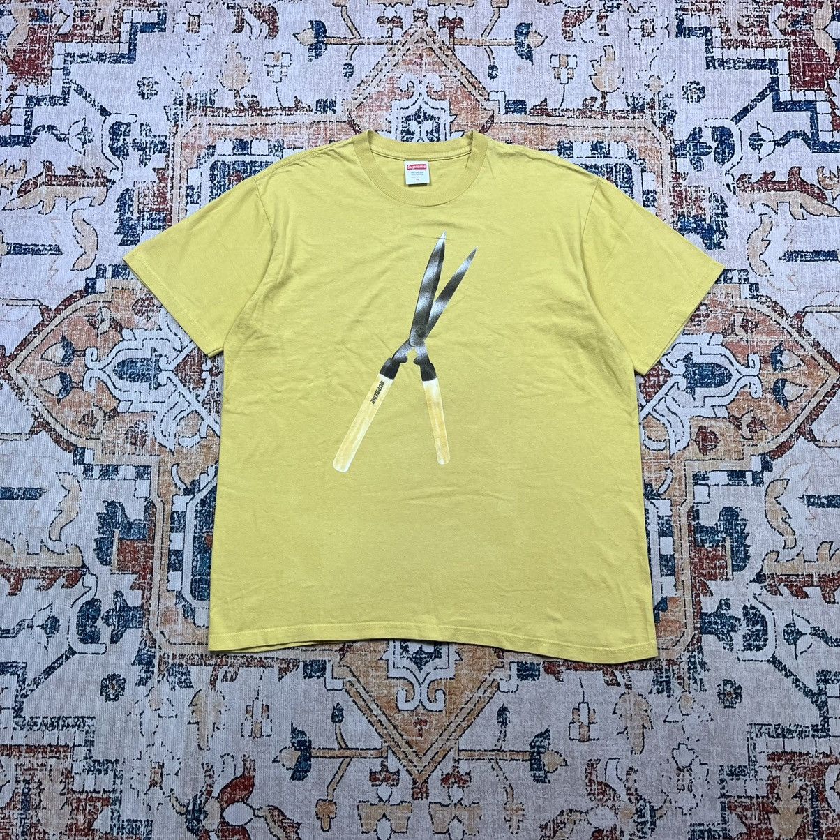 Supreme SS19 Supreme Shears Tee Size US M / EU 48-50 / 2 - 1 Thumbnail
