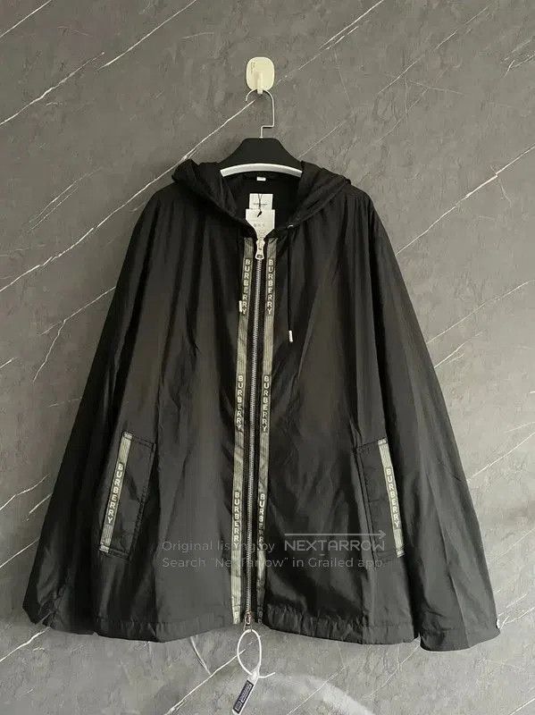 Burberry Burberry Black Lightweight Men's Hooded Jacket. Size US XL / EU 56 / 4 - 1 Thumbnail