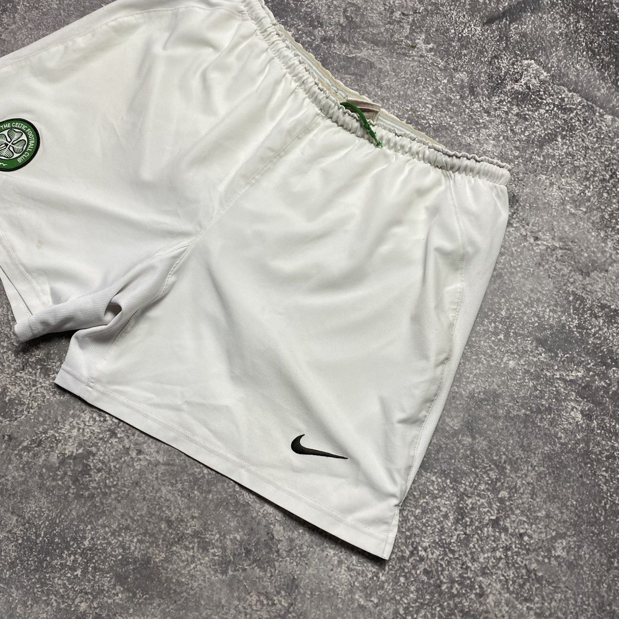 Vintage Vintage Nike FC Celtic White basic soccer shorts Size US 36 / EU 52 - 2 Thumbnail