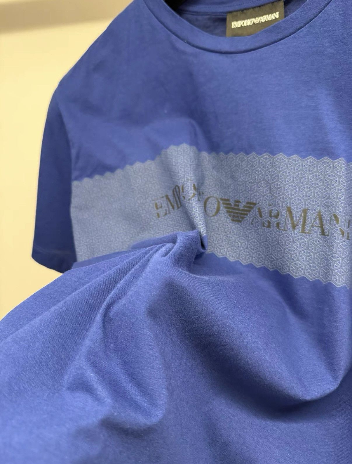 Armani Emporio Armani Men's Short Sleeve T-Shirt Size US S / EU 44-46 / 1 - 2 Thumbnail