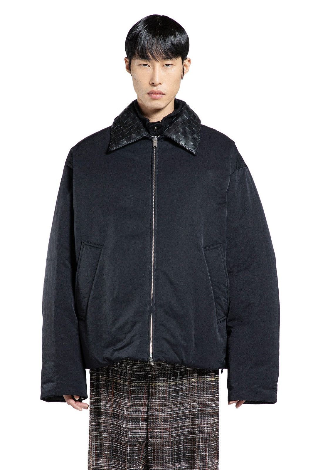Bottega Veneta Bottega Veneta Intrecciato leather-trimmed down jacket Size US M / EU 48-50 / 2 - 2 Thumbnail