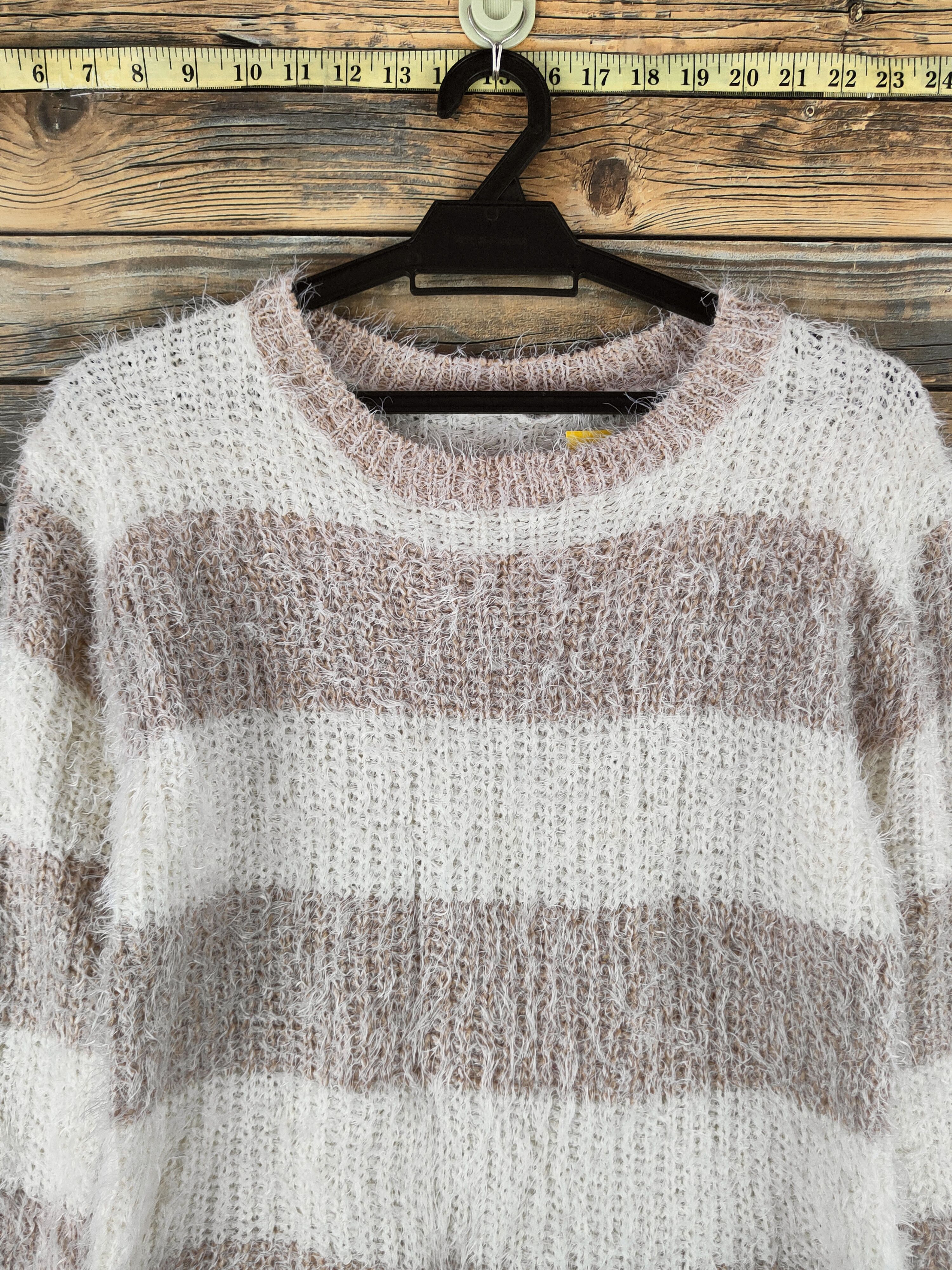 Japanese Brand DL A Lla Moda Beige Cream Fur Mohair Knitwear #46-444 Size M / US 6-8 / IT 42-44 - 2 Thumbnail