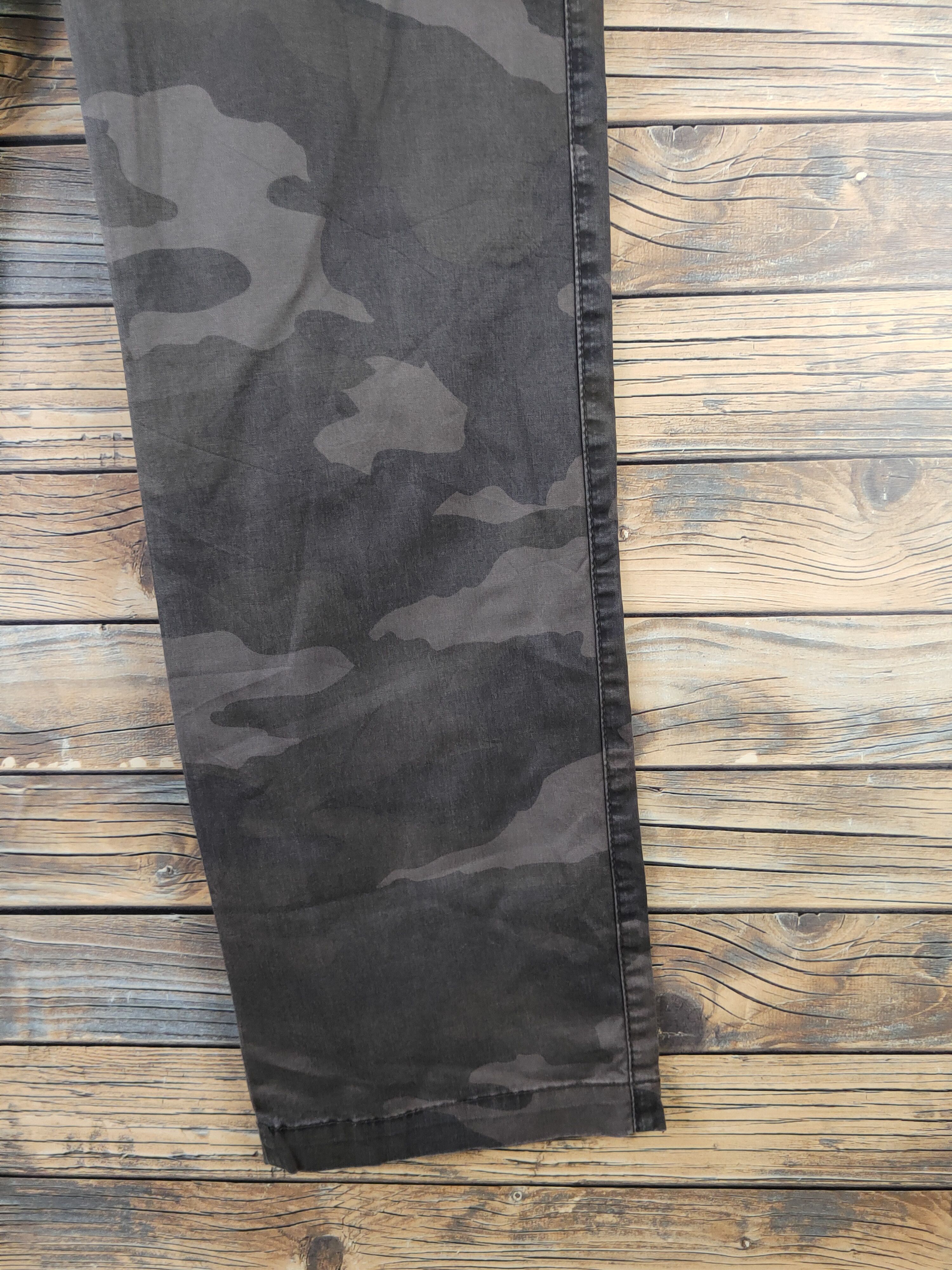 Japanese Brand DLL Uniqlo Camouflage Multipocket Tactical Cargo Pants #117 Size US 31 - 6 Thumbnail