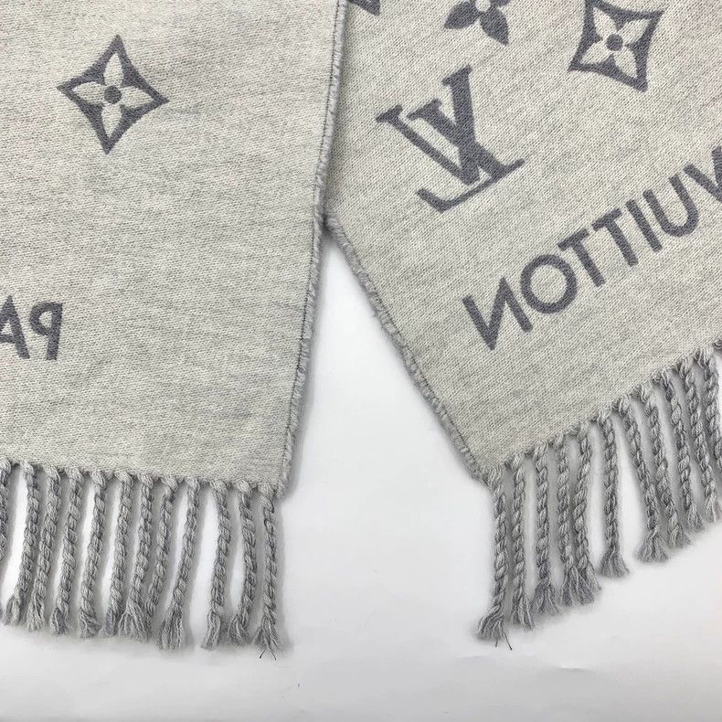 Louis Vuitton Louis Vuitton Grey presbyopic wool fringed scarf Size ONE SIZE - 7 Thumbnail