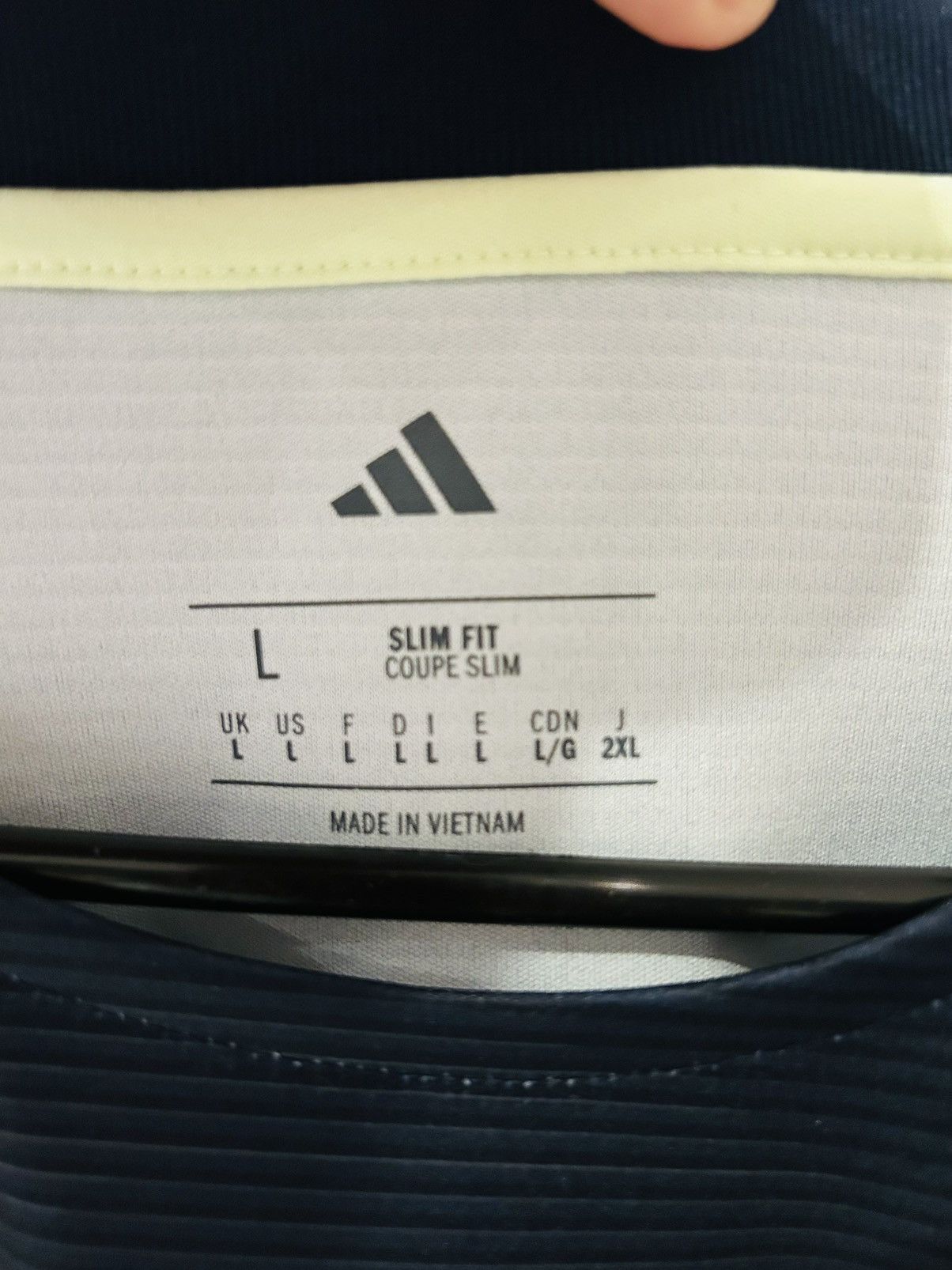 Adidas Real Madrid 2025/26 Away Jersey Size US L / EU 52-54 / 3 - 4 Thumbnail