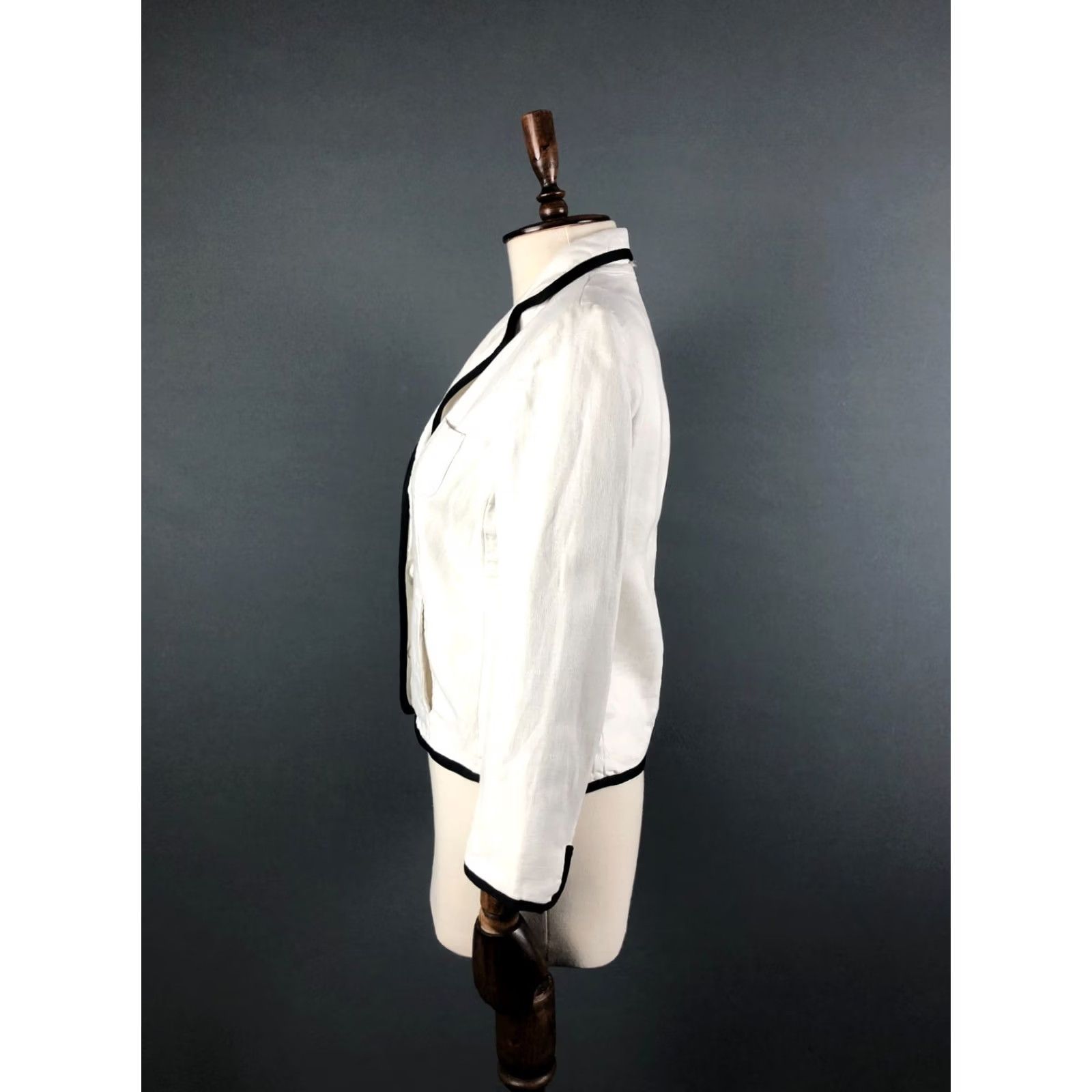 Max Mara S Max Mara Blazer Jacket White Linen Snap Up Size 8 Womens - Casual Single-Breasted 3 Snap Closure Size M / US 6-8 / IT 42-44 - 2 Thumbnail