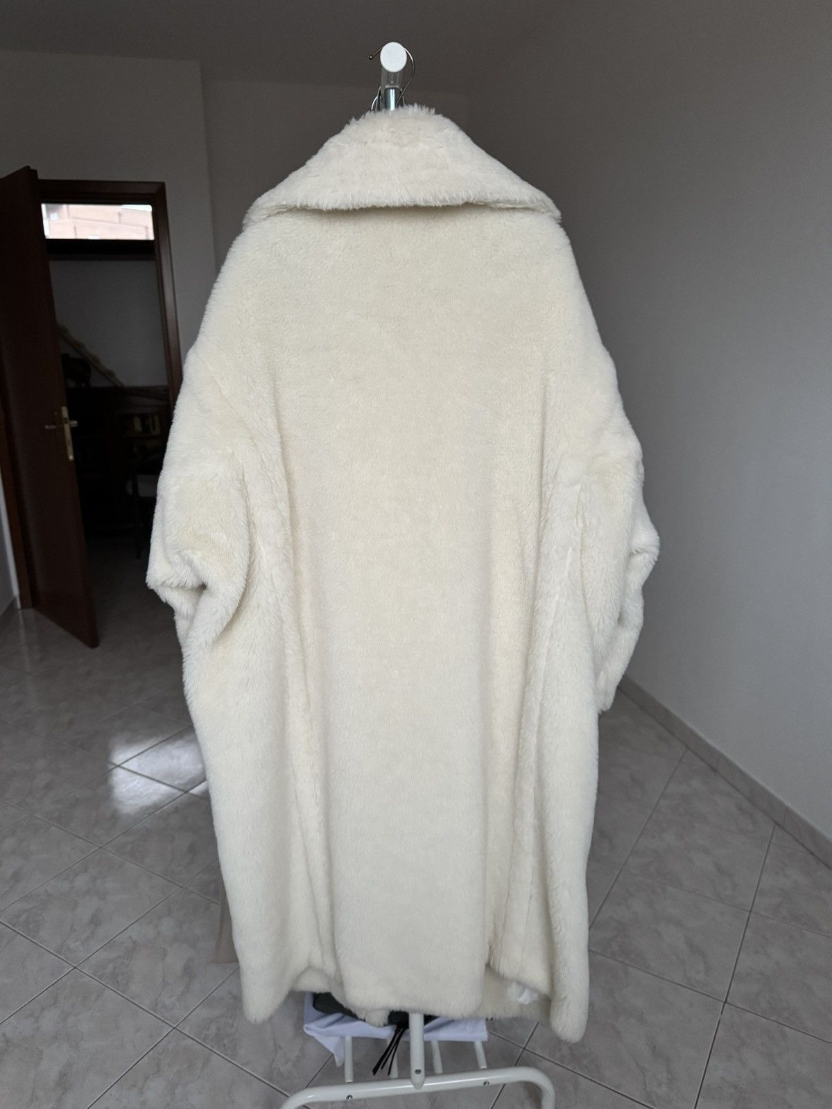 Max Mara Max Mara alpaca coat Teddy Size M / US 6-8 / IT 42-44 - 3 Thumbnail
