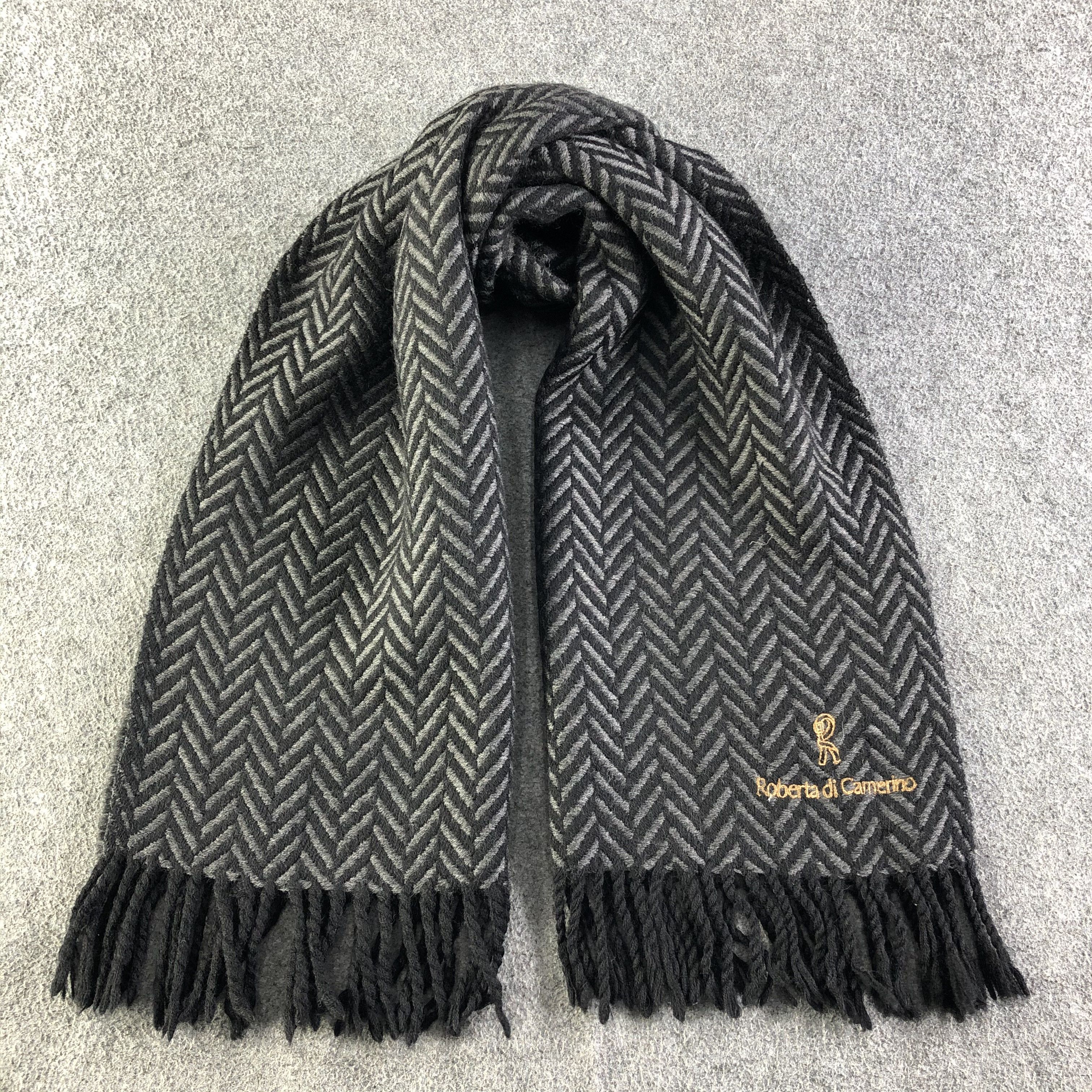 Roberta di Camerino Roberta Di Camerino Scarf / Muffler / Neckwear P420 Size ONE SIZE - 1 Thumbnail